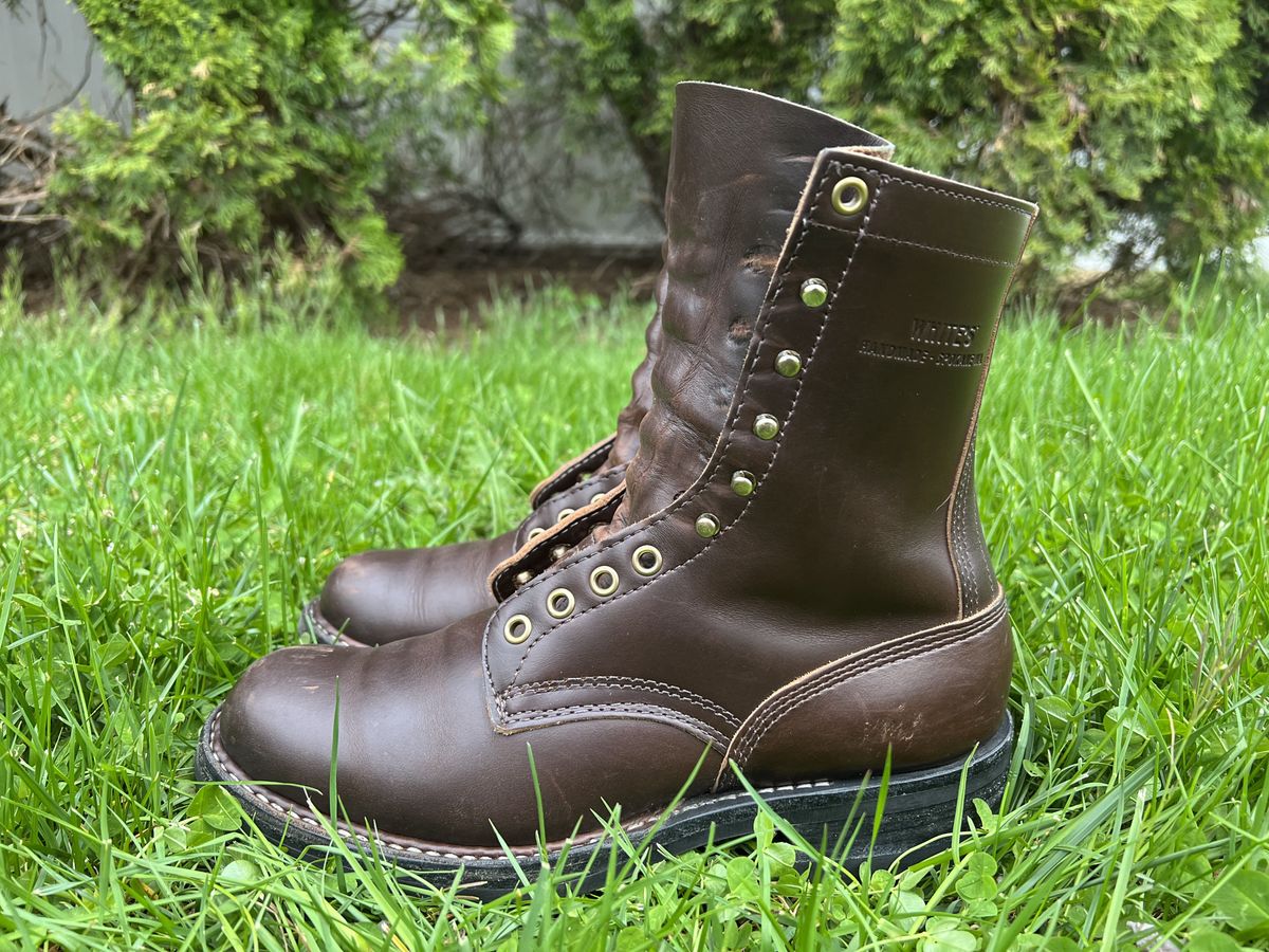 Photo by patinathunderdome on May 5, 2022 of the White's Bounty Hunter in Horween Brown Chromexcel Horsehide.