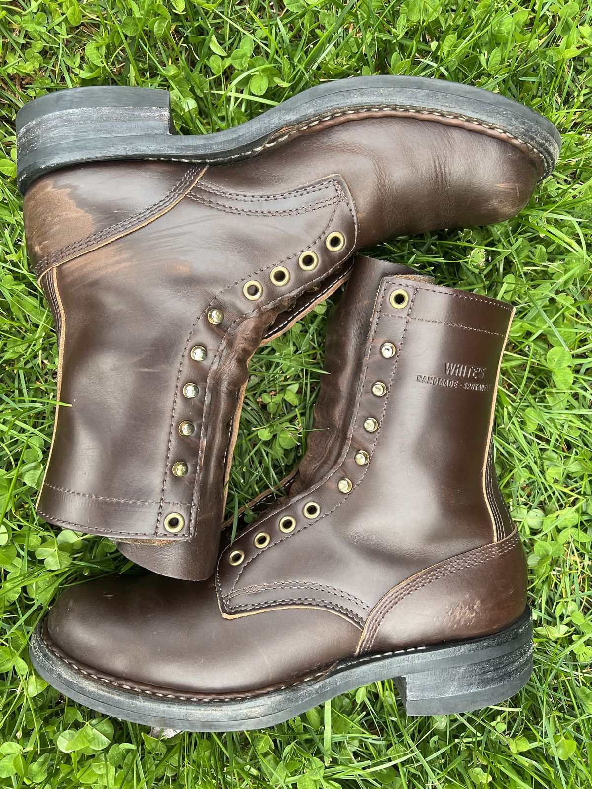 Photo by patinathunderdome on May 5, 2022 of the White's Bounty Hunter in Horween Brown Chromexcel Horsehide.