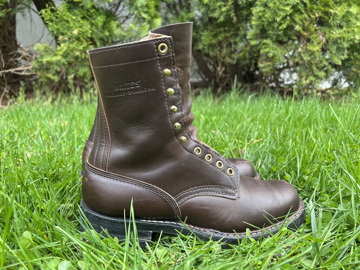 Photo by patinathunderdome on May 5, 2022 of the White's Bounty Hunter in Horween Brown Chromexcel Horsehide.