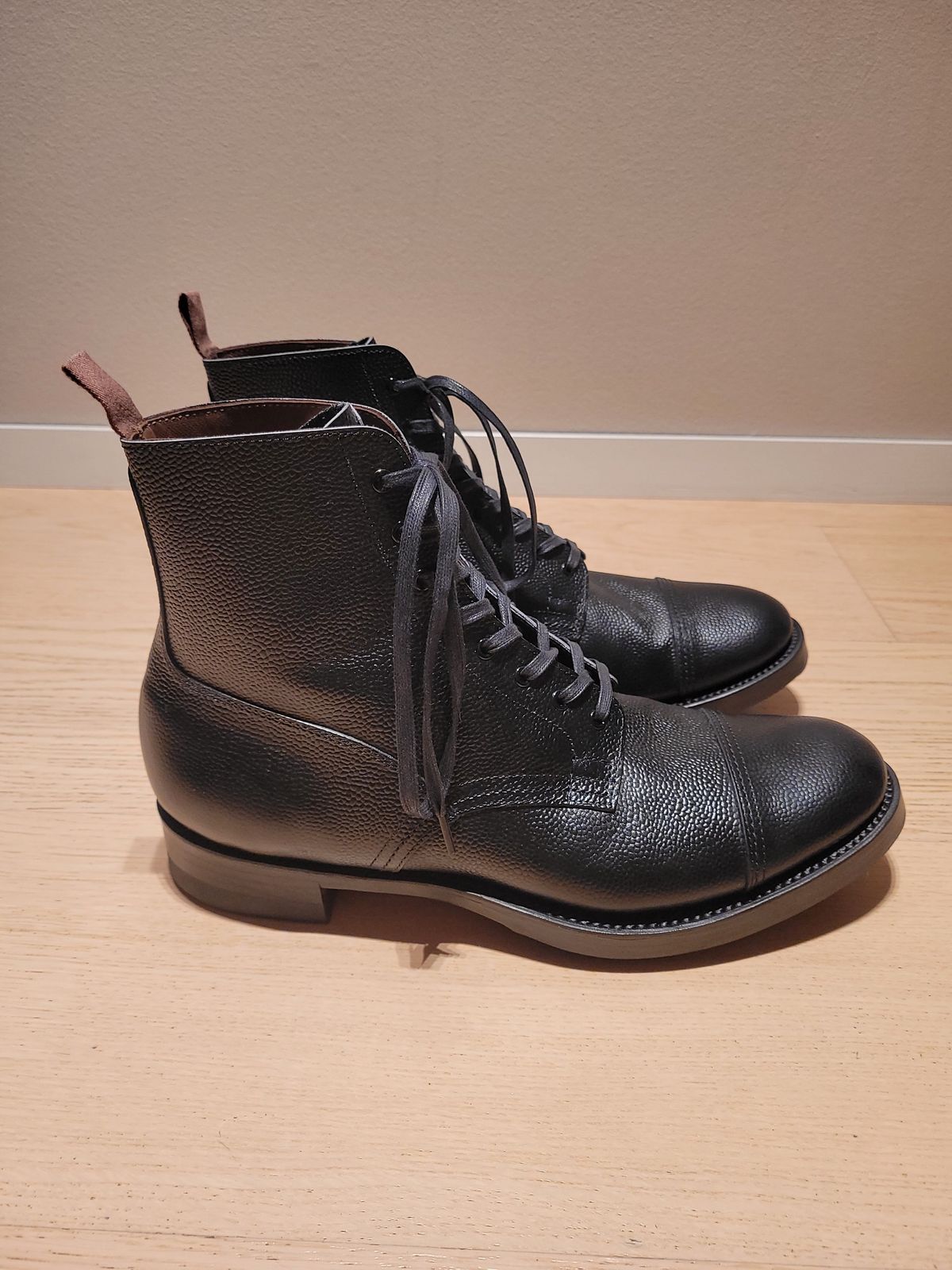 Photo by patinathunderdome on September 30, 2021 of the Clinch Graham Boots in Black French Kip Emboss.