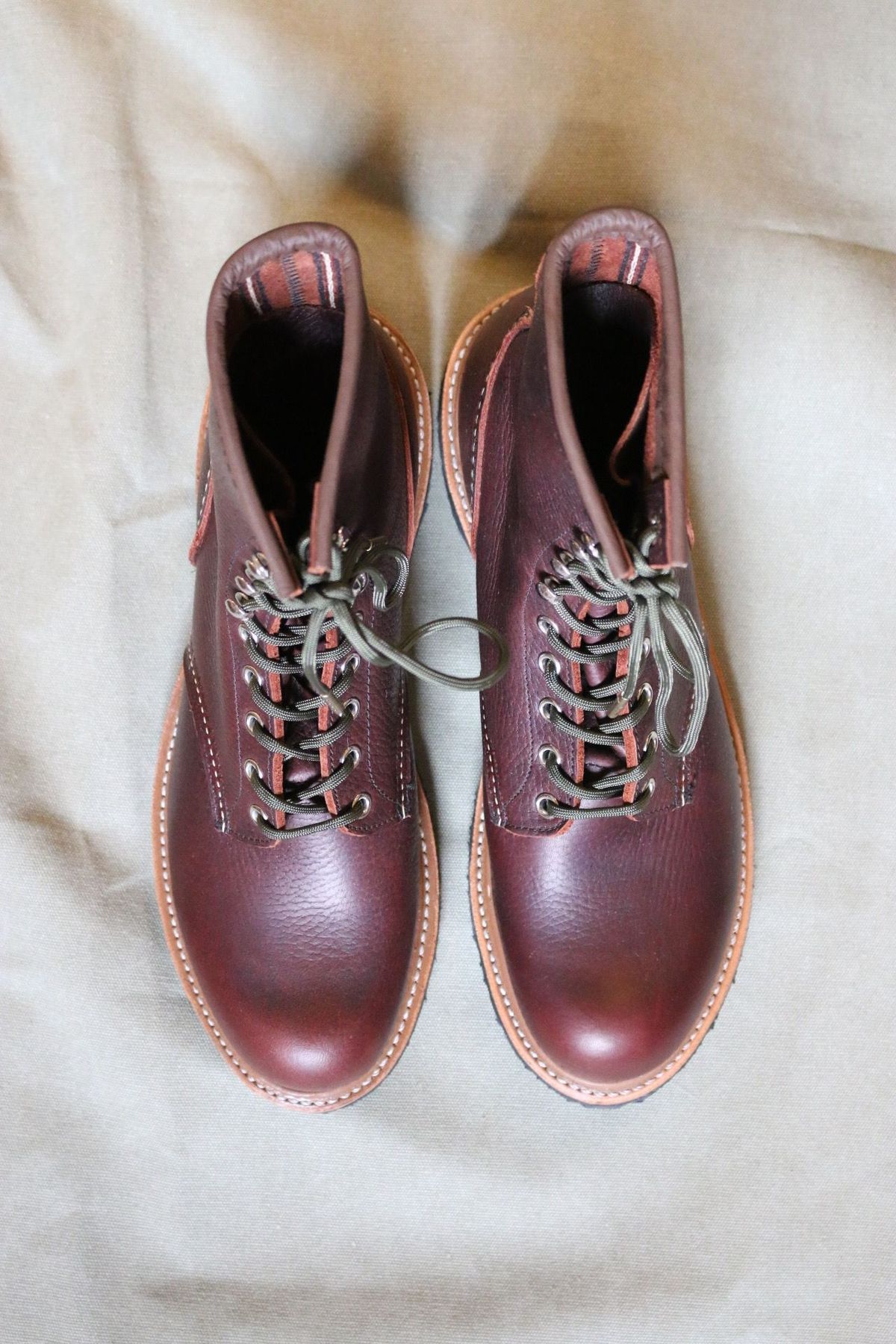 Photo by patinathunderdome on October 2, 2021 of the Red Wing Logger in S.B. Foot Briar Oil Slick.