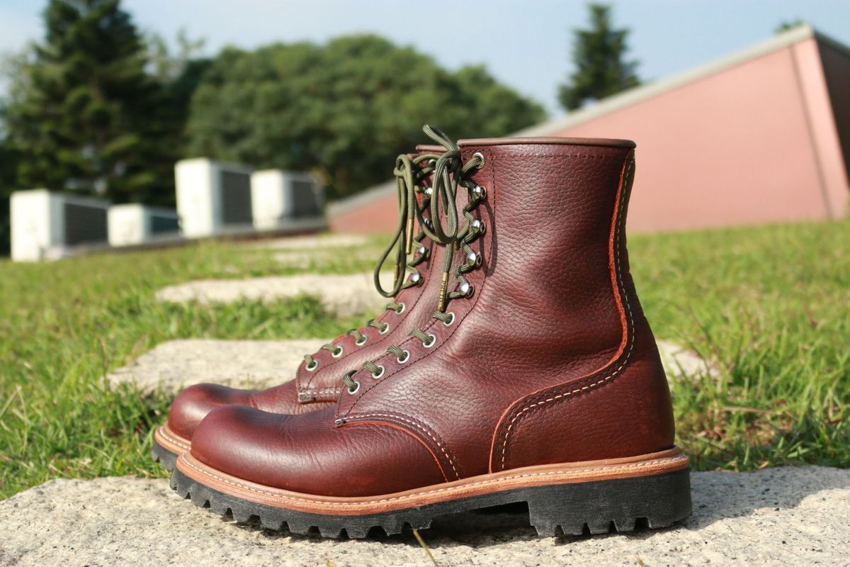 Photo by patinathunderdome on November 5, 2021 of the Red Wing Logger in S.B. Foot Briar Oil Slick.