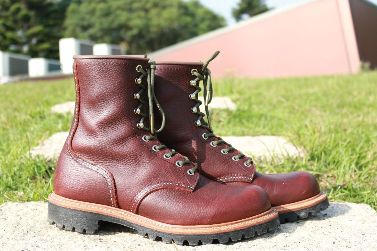 Photo by patinathunderdome on November 5, 2021 of the Red Wing Logger in S.B. Foot Briar Oil Slick.