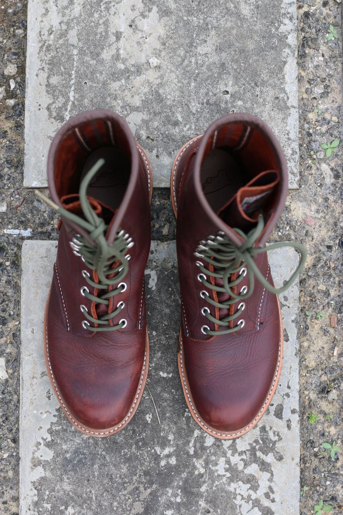 Photo by patinathunderdome on December 5, 2021 of the Red Wing Logger in S.B. Foot Briar Oil Slick.
