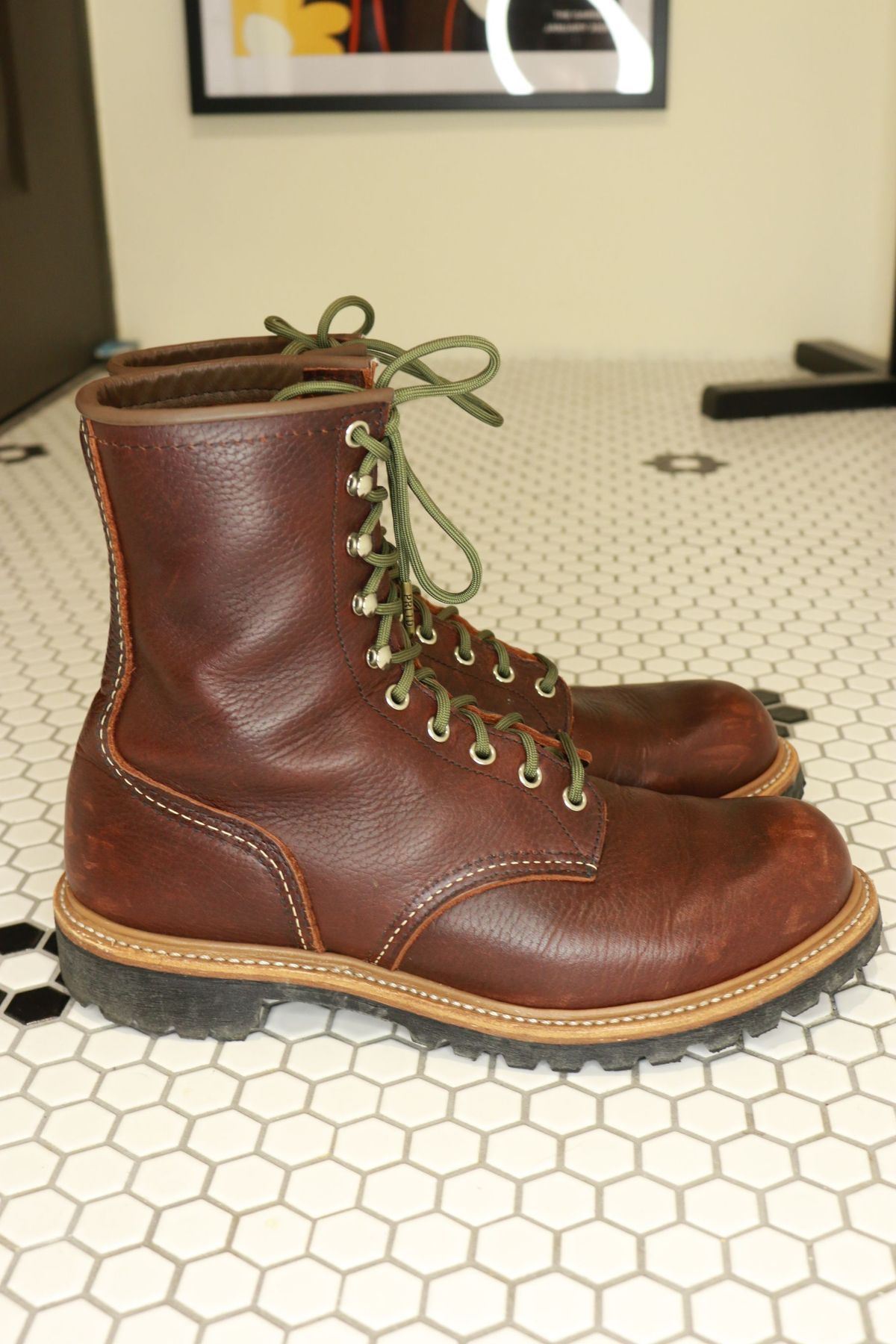 Photo by patinathunderdome on February 3, 2022 of the Red Wing Logger in S.B. Foot Briar Oil Slick.