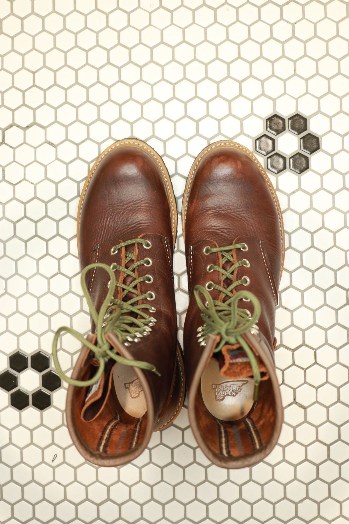 Photo by patinathunderdome on February 3, 2022 of the Red Wing Logger in S.B. Foot Briar Oil Slick.