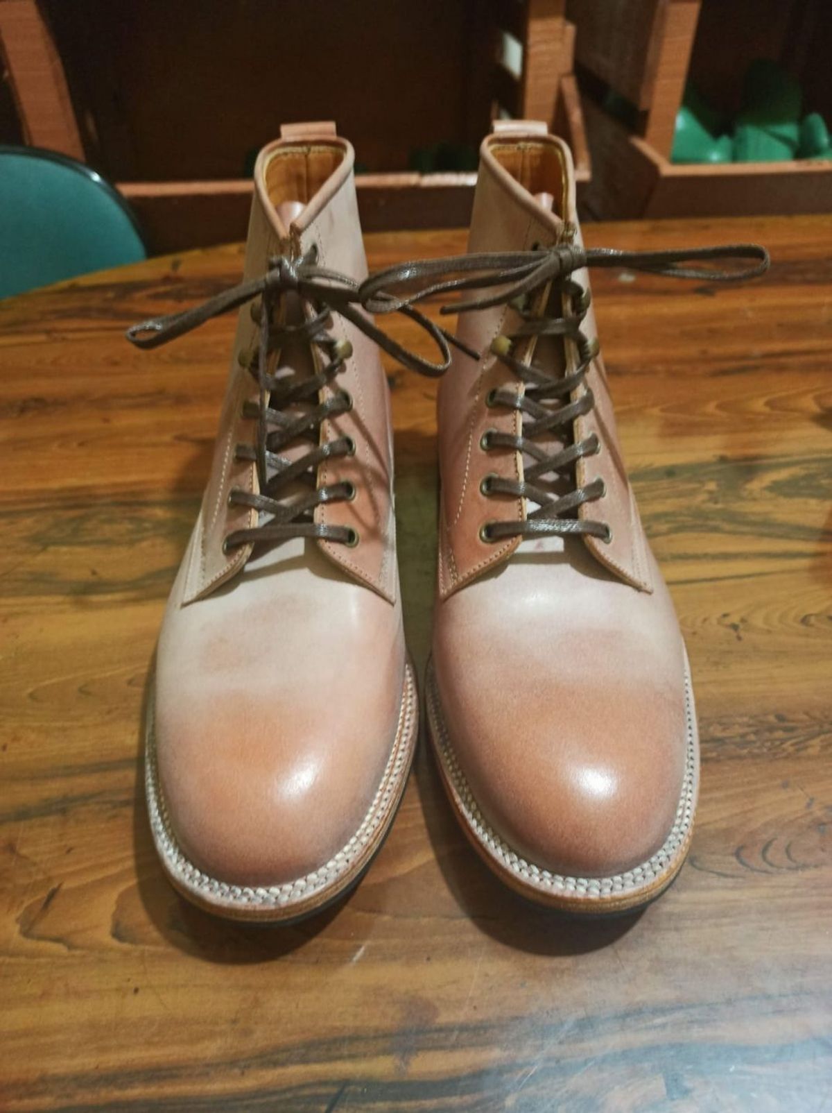 Photo by patinathunderdome on October 1, 2021 of the Midas Spalla Derby Boot in La Bretagna Whiskey Ghost.