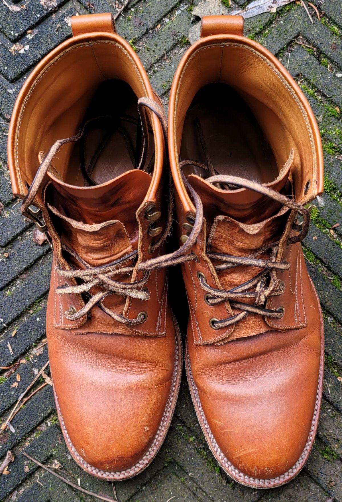 Photo by patinathunderdome on February 5, 2022 of the Midas Spalla Derby Boot in La Bretagna Whiskey Ghost.