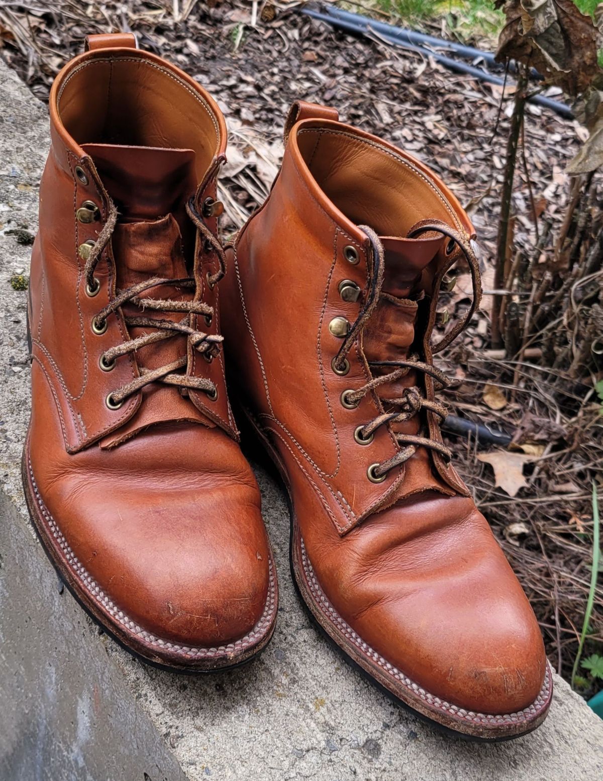 Photo by patinathunderdome on April 5, 2022 of the Midas Spalla Derby Boot in La Bretagna Whiskey Ghost.