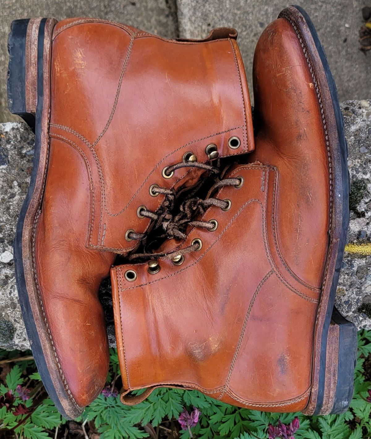 Photo by patinathunderdome on May 5, 2022 of the Midas Spalla Derby Boot in La Bretagna Whiskey Ghost.