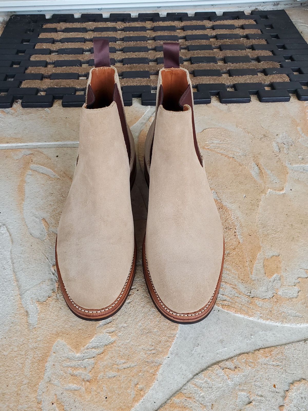 Photo by patinathunderdome on October 1, 2021 of the Grant Stone Chelsea Boot in C.F. Stead Tan Repello Calf Suede.