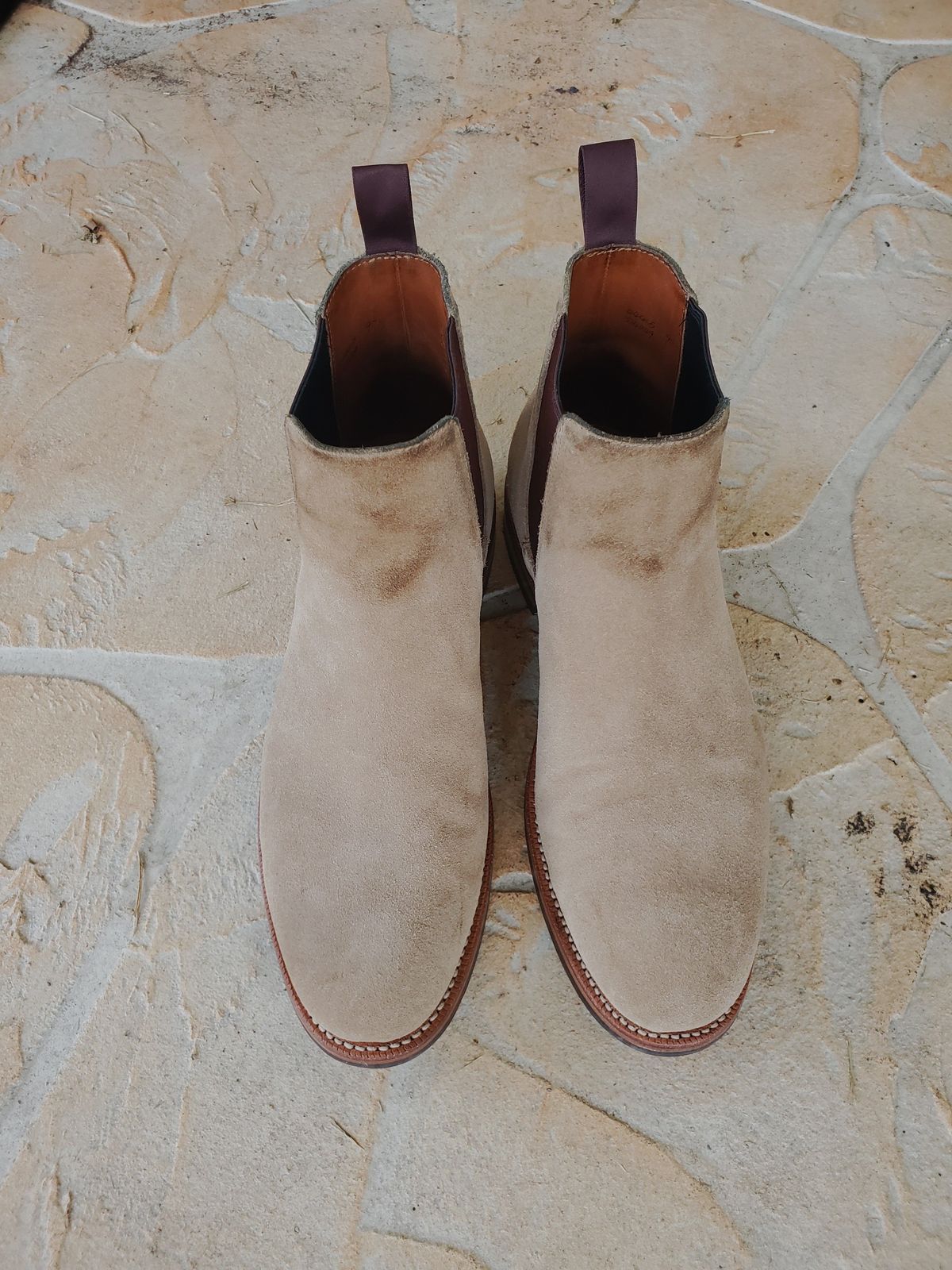 Photo by patinathunderdome on November 2, 2021 of the Grant Stone Chelsea Boot in C.F. Stead Tan Repello Calf Suede.
