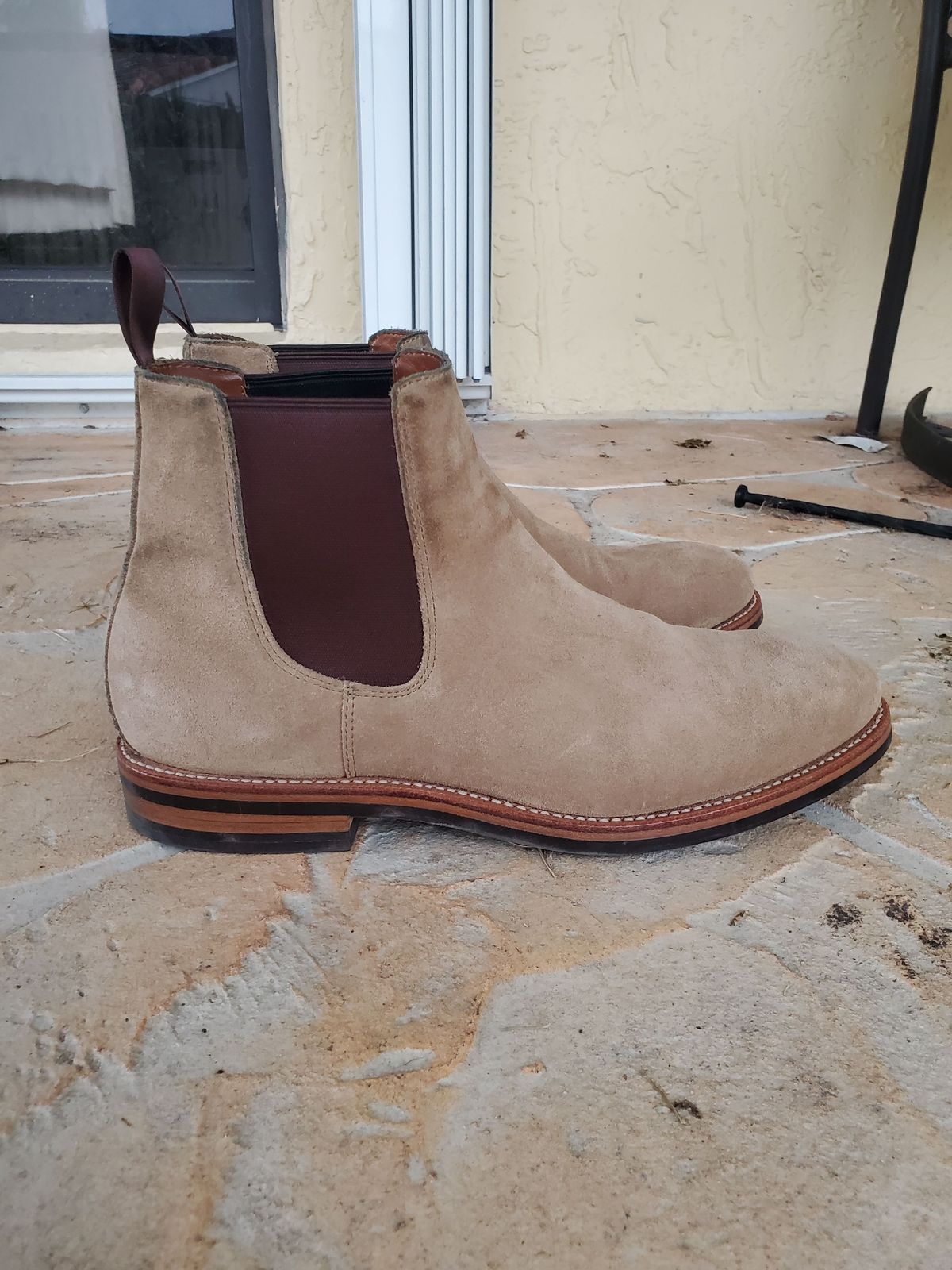 Photo by patinathunderdome on November 2, 2021 of the Grant Stone Chelsea Boot in C.F. Stead Tan Repello Calf Suede.