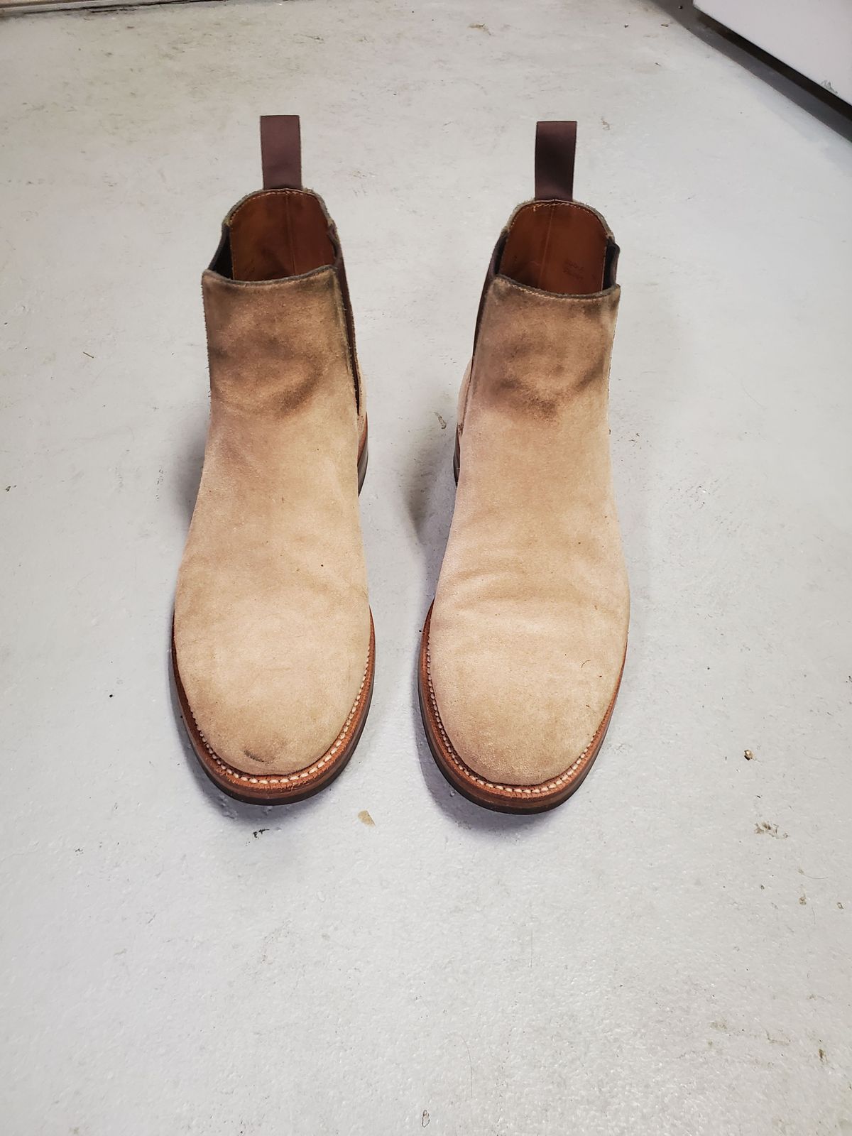 Photo by patinathunderdome on December 6, 2021 of the Grant Stone Chelsea Boot in C.F. Stead Tan Repello Calf Suede.