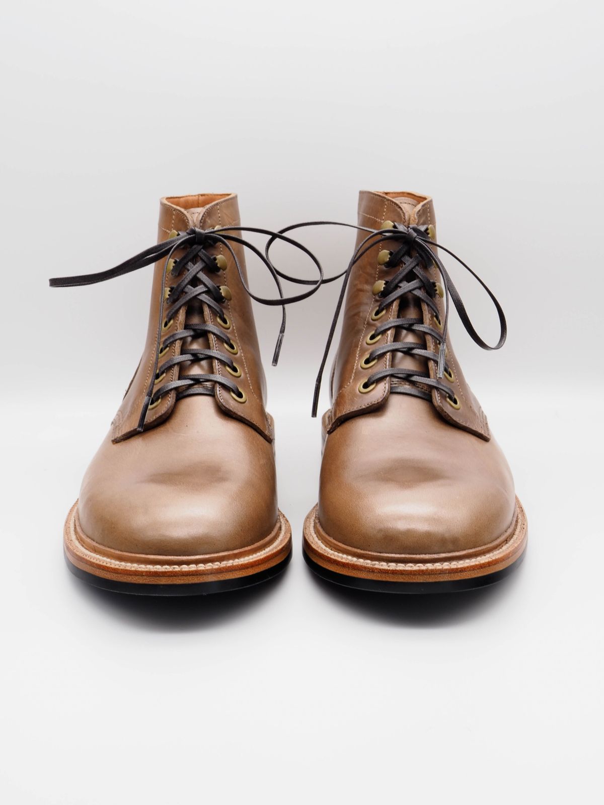 Photo by patinathunderdome on September 30, 2021 of the Grant Stone Diesel Boot in Horween Dune Chromexcel.
