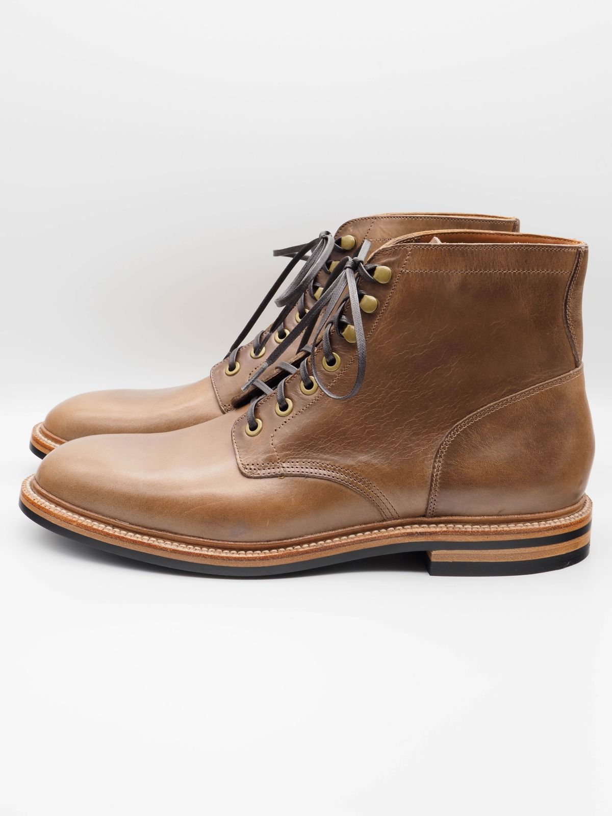 Photo by patinathunderdome on September 30, 2021 of the Grant Stone Diesel Boot in Horween Dune Chromexcel.