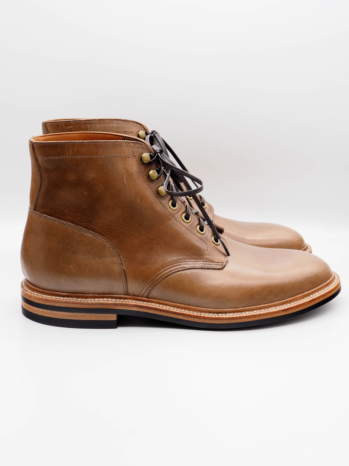 Photo by patinathunderdome on September 30, 2021 of the Grant Stone Diesel Boot in Horween Dune Chromexcel.