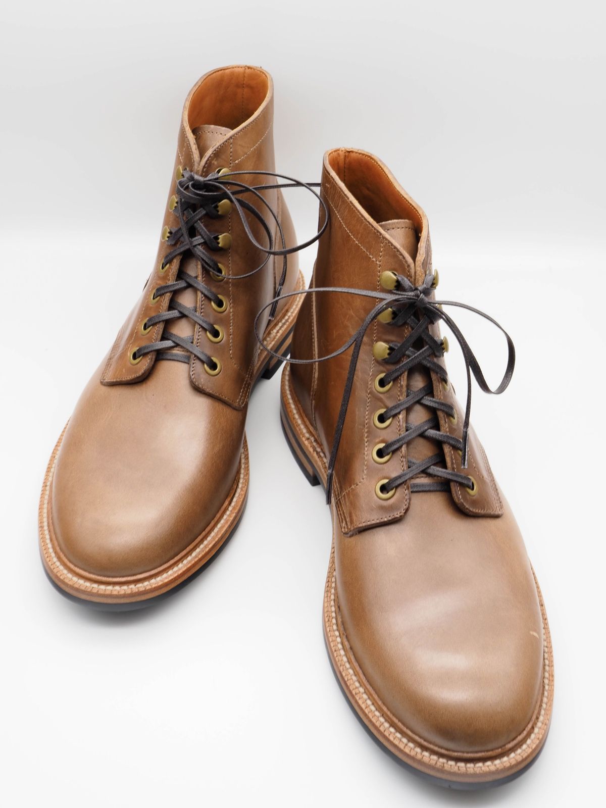 Photo by patinathunderdome on September 30, 2021 of the Grant Stone Diesel Boot in Horween Dune Chromexcel.