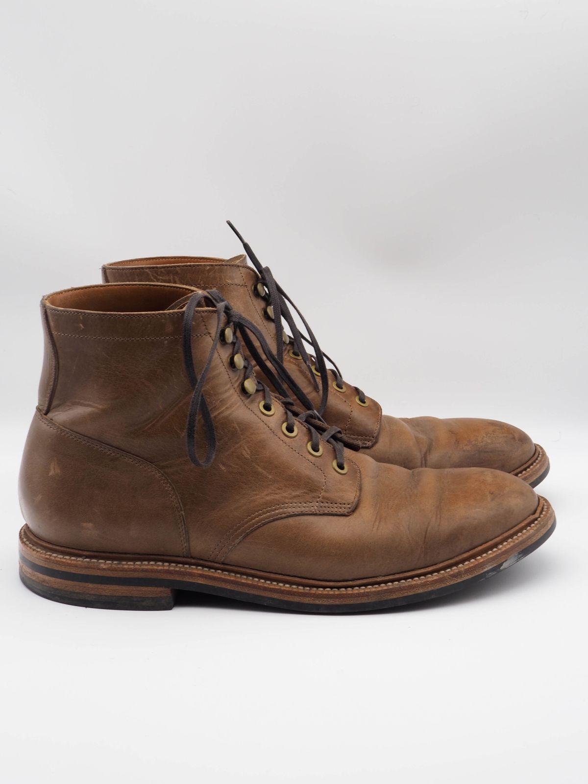 Photo by patinathunderdome on November 5, 2021 of the Grant Stone Diesel Boot in Horween Dune Chromexcel.