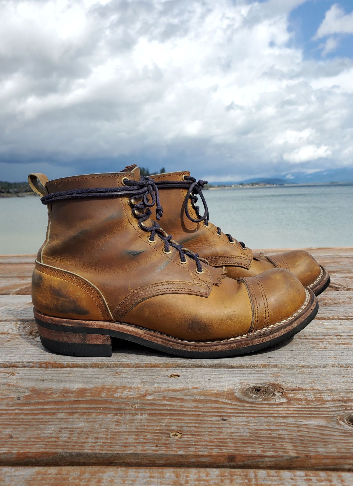 Photo by patinathunderdome on April 5, 2022 of the Nicks Prospector in Horween Khaki Chromepak.