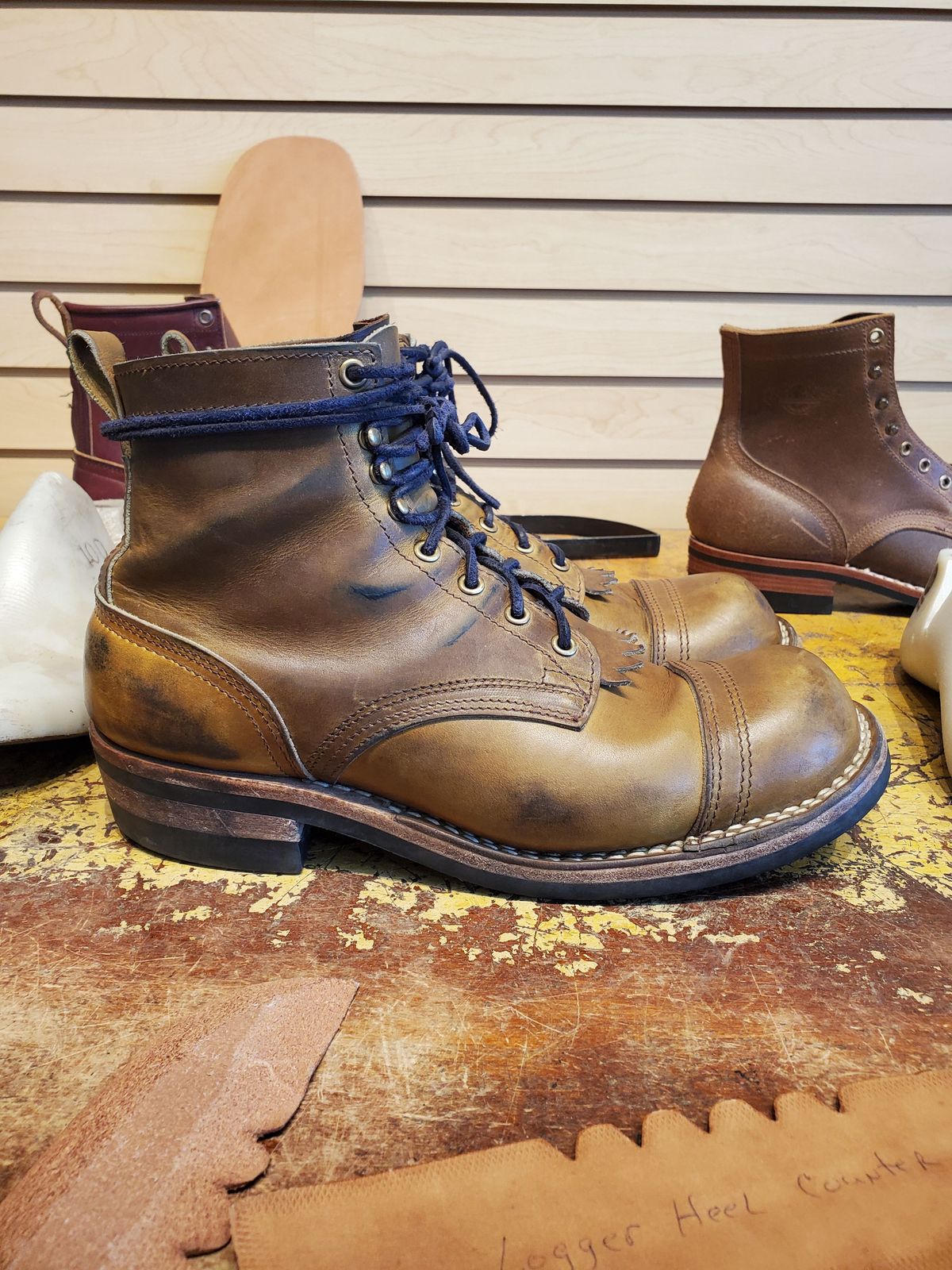 Photo by patinathunderdome on May 6, 2022 of the Nicks Prospector in Horween Khaki Chromepak.