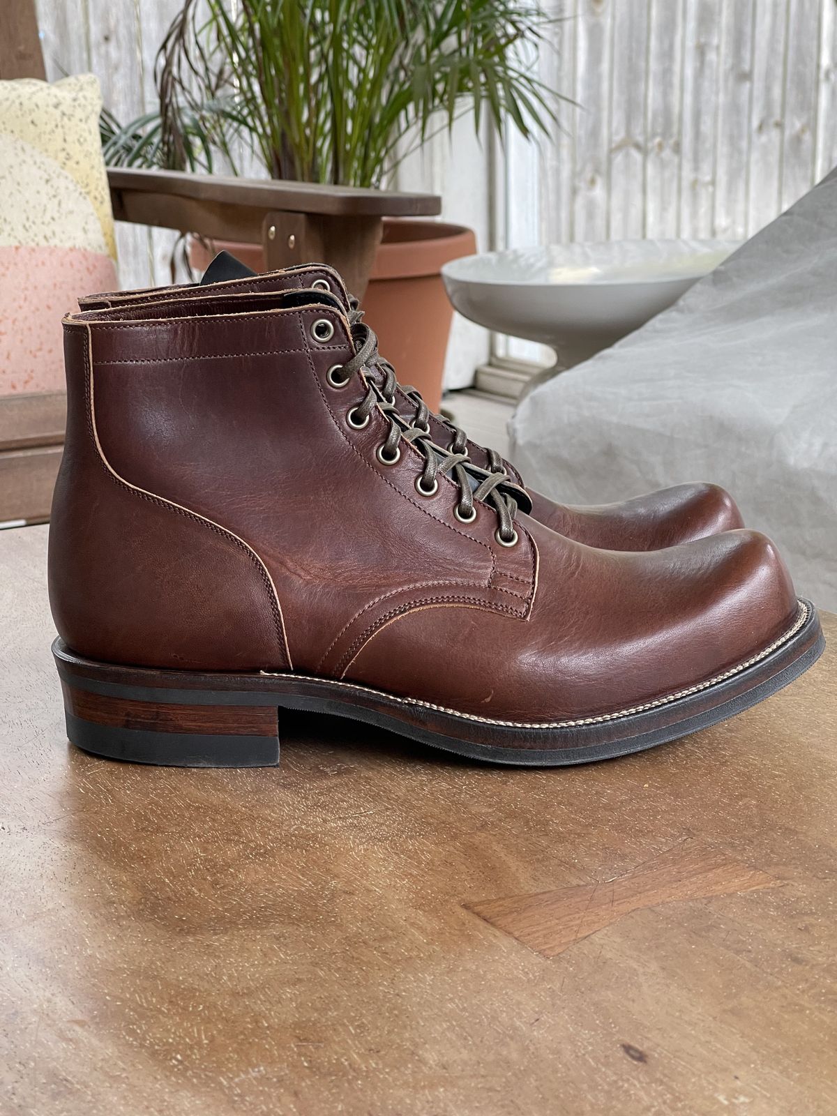 Photo by patinathunderdome on October 2, 2021 of the Viberg Service Boot in Horween Dark Rubber Dublin.