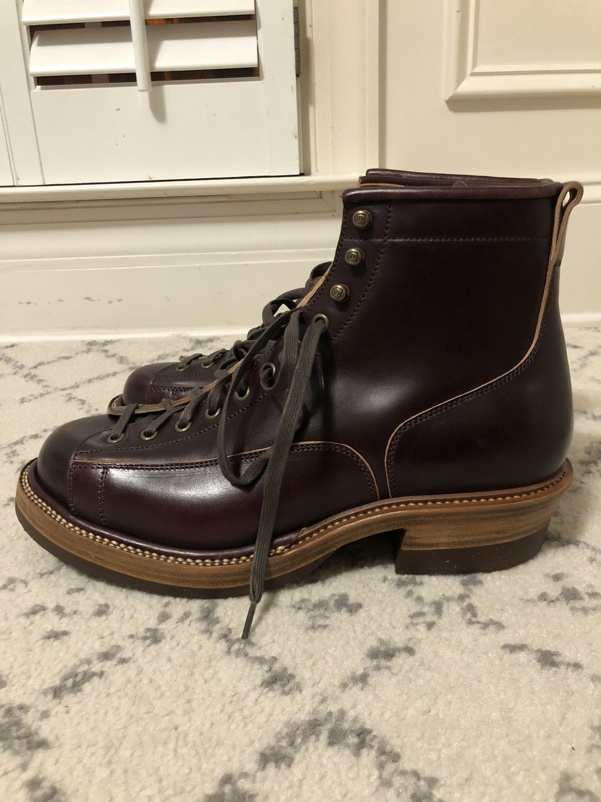 Photo by patinathunderdome on October 1, 2021 of the Flame Panda Monkey Boot in Conceria Cloe Burgundy Horsebutt.