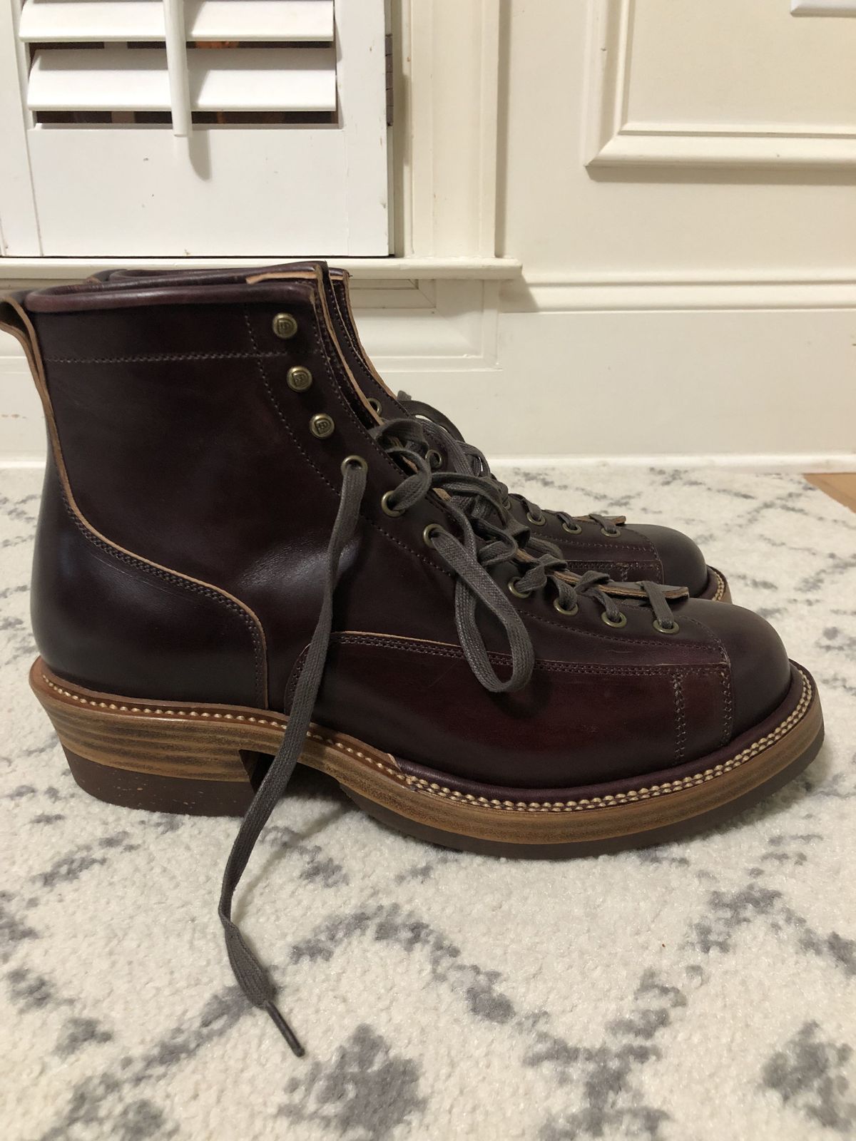 Photo by patinathunderdome on October 1, 2021 of the Flame Panda Monkey Boot in Conceria Cloe Burgundy Horsebutt.