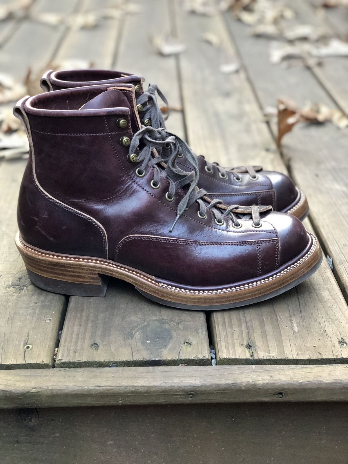 Photo by patinathunderdome on December 3, 2021 of the Flame Panda Monkey Boot in Conceria Cloe Burgundy Horsebutt.