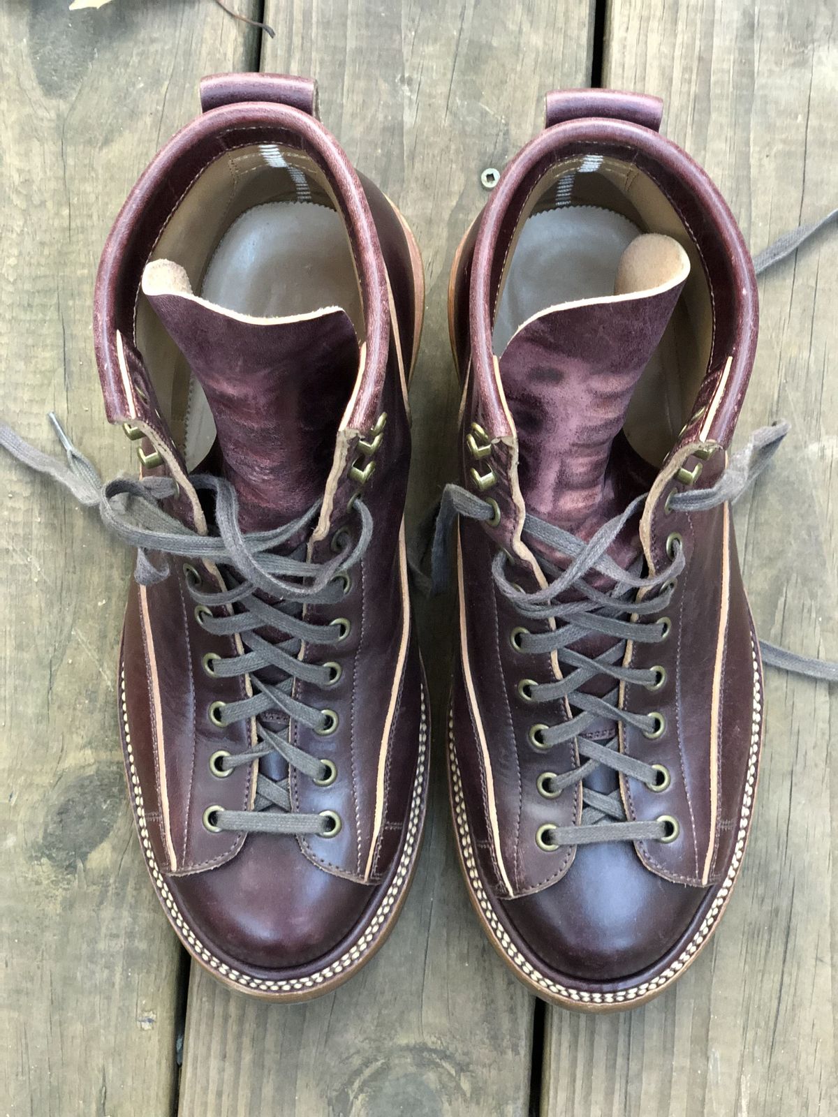Photo by patinathunderdome on December 3, 2021 of the Flame Panda Monkey Boot in Conceria Cloe Burgundy Horsebutt.