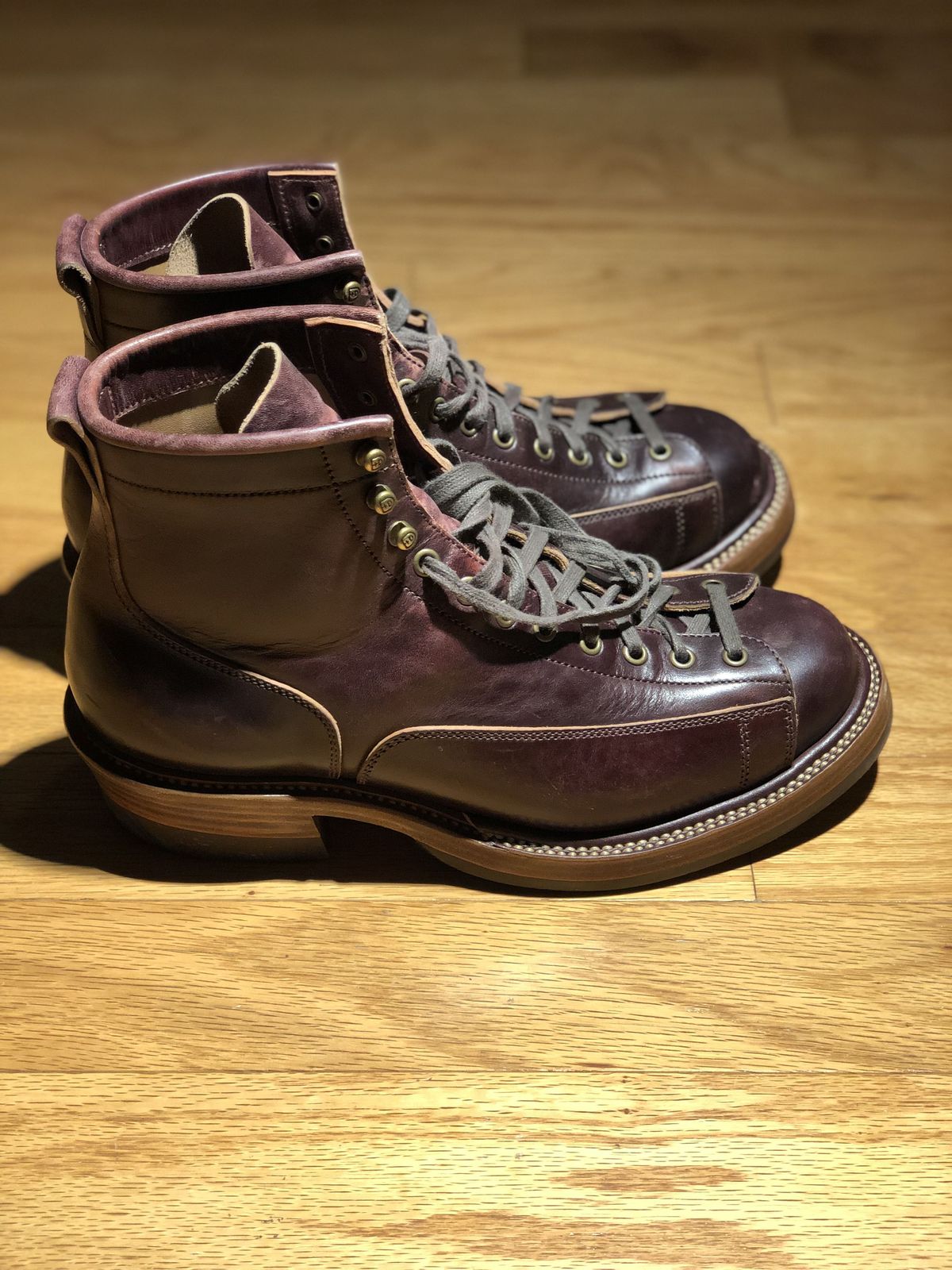 Photo by patinathunderdome on February 5, 2022 of the Flame Panda Monkey Boot in Conceria Cloe Burgundy Horsebutt.