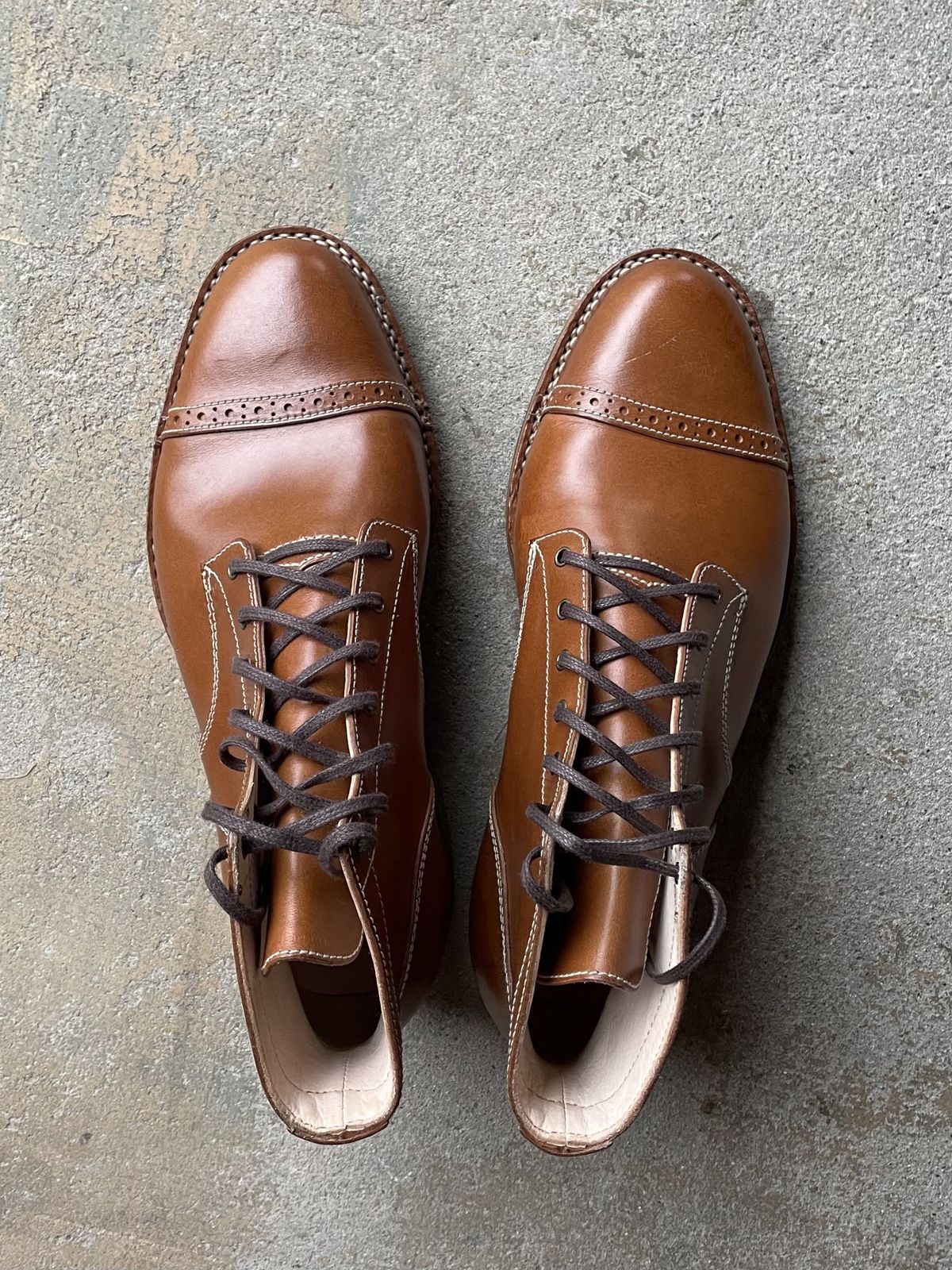 Photo by patinathunderdome on October 1, 2021 of the Aitta Handmade Brogue Cap Toe Service Boot in Conceria Walpier Whisky Buttero.