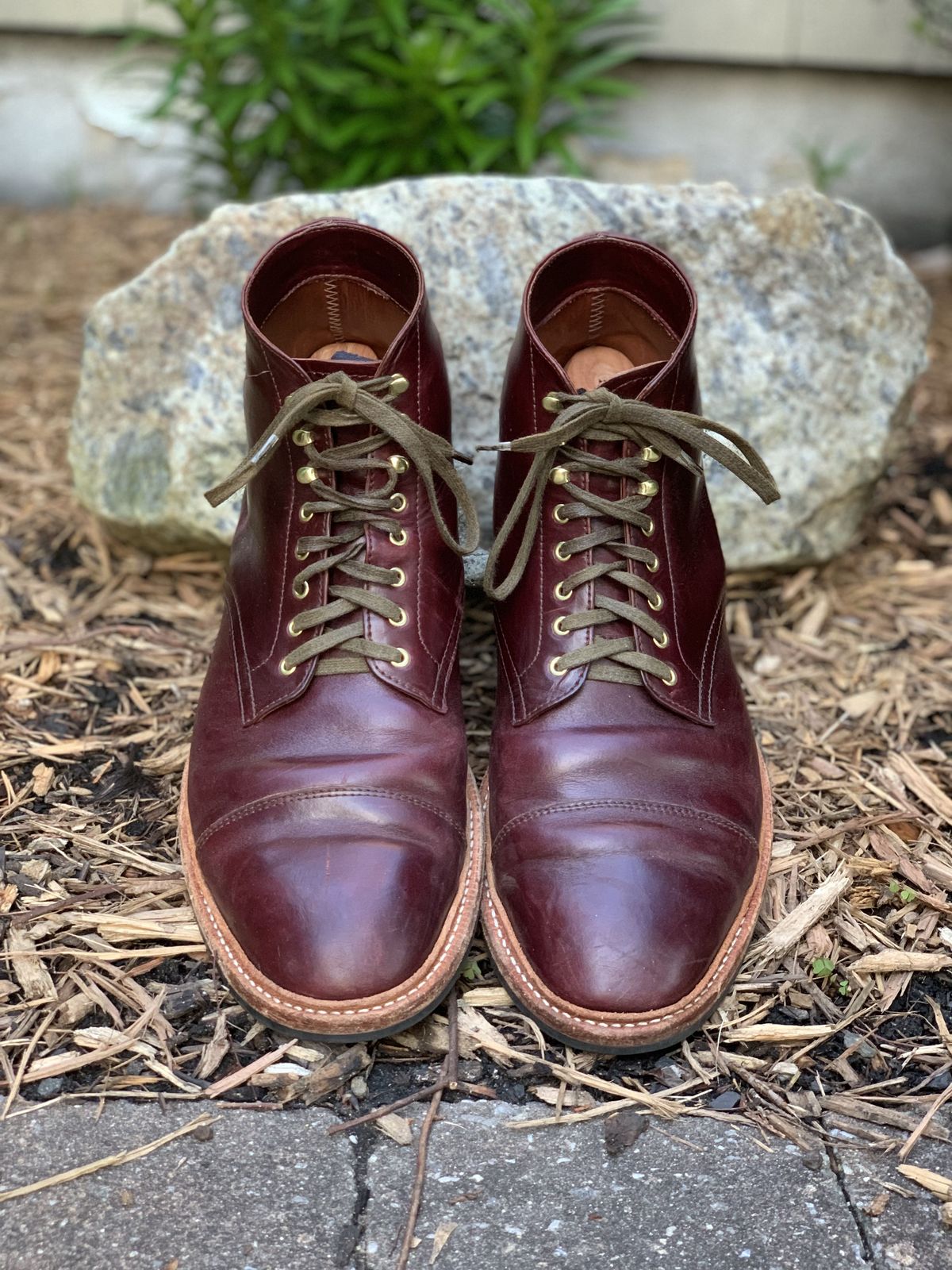 Photo by patinathunderdome on May 5, 2022 of the Oak Street Bootmakers Lakeshore Boot in Horween Color 8 Chromexcel.