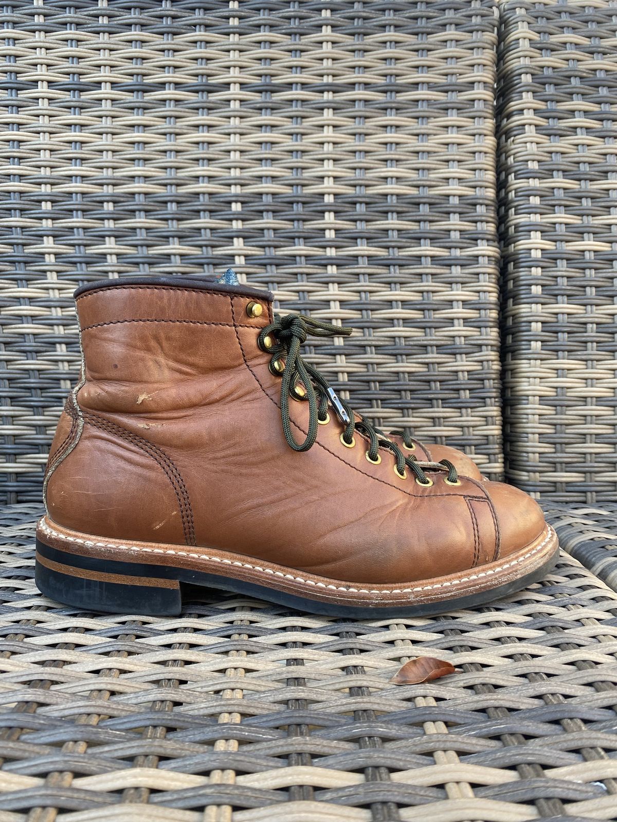 Photo by patinathunderdome on January 3, 2022 of the John Lofgren Monkey Boots in Unknown Material.