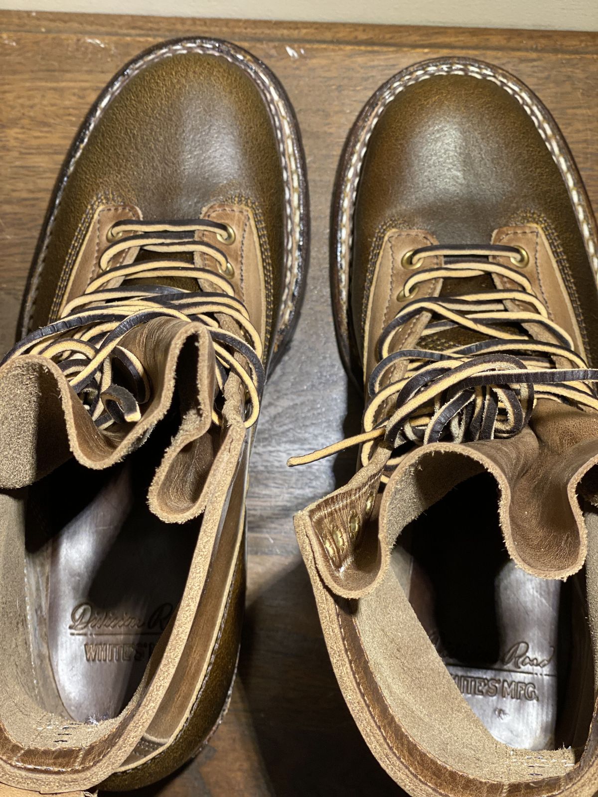 Photo by patinathunderdome on October 2, 2021 of the White's Logger in Horween Cinnamon Waxed Flesh.