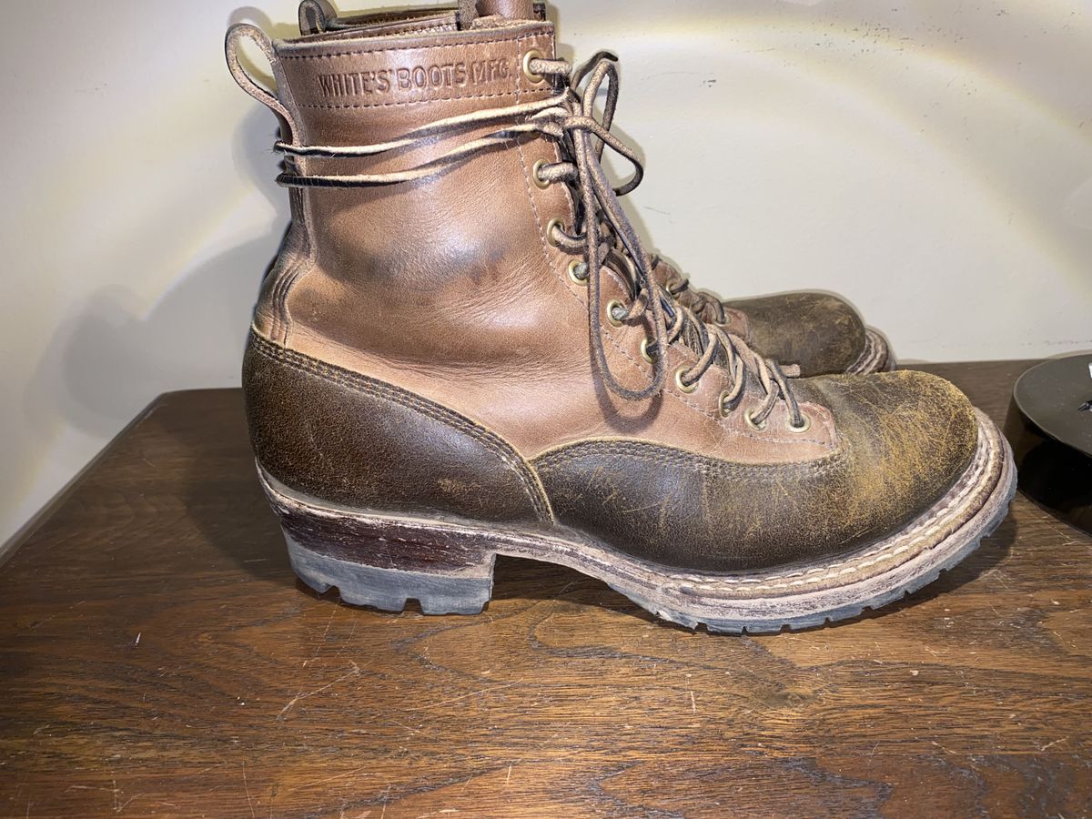 Photo by patinathunderdome on December 2, 2021 of the White's Logger in Horween Cinnamon Waxed Flesh.