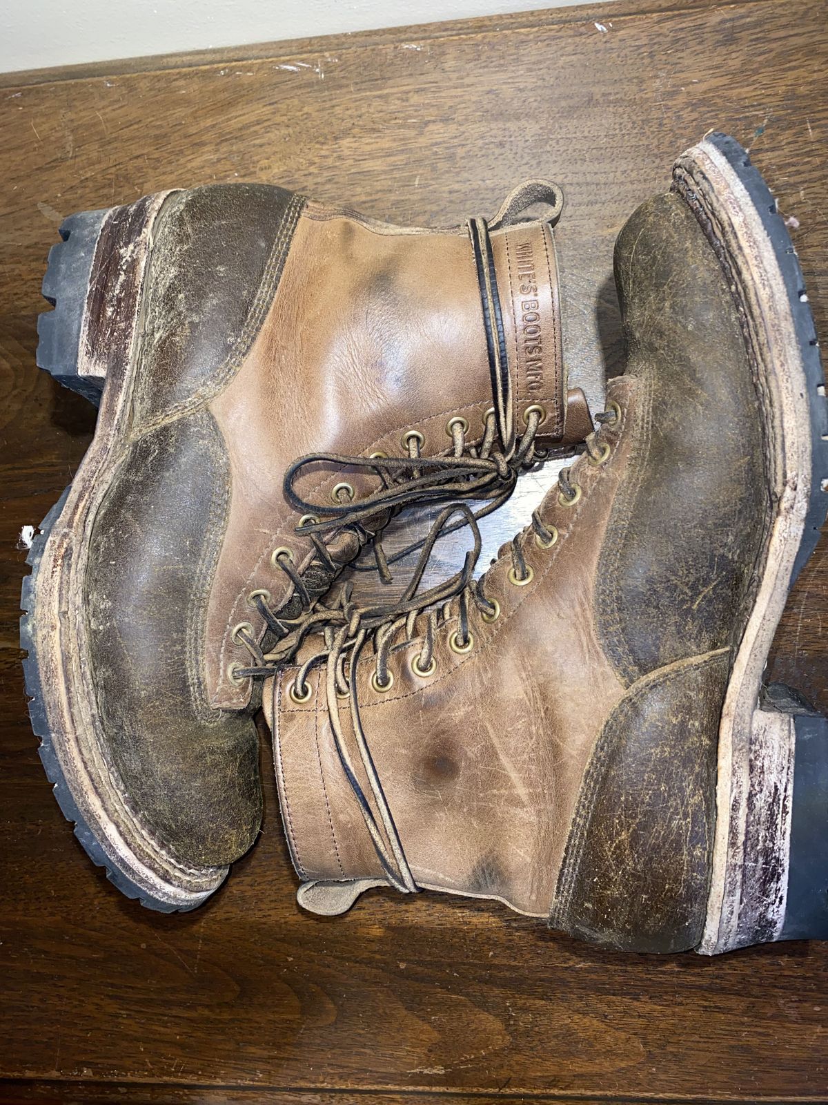 Photo by patinathunderdome on January 1, 2022 of the White's Logger in Horween Cinnamon Waxed Flesh.