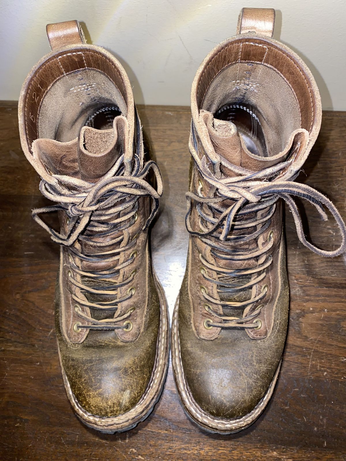 Photo by patinathunderdome on February 3, 2022 of the White's Logger in Horween Cinnamon Waxed Flesh.