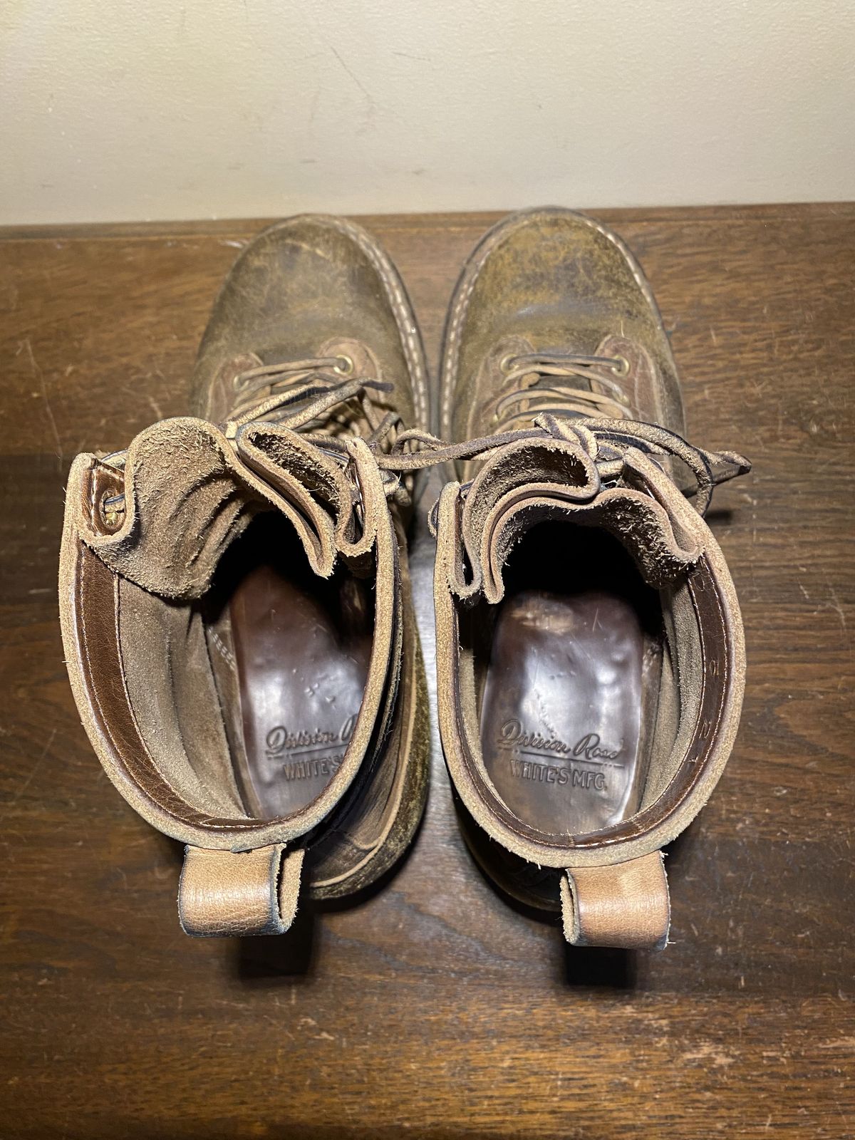 Photo by patinathunderdome on April 4, 2022 of the White's Logger in Horween Cinnamon Waxed Flesh.