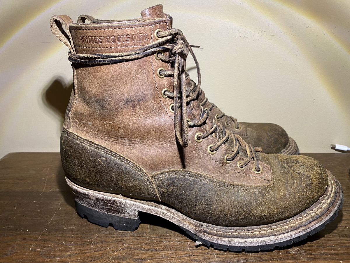 Photo by patinathunderdome on May 4, 2022 of the White's Logger in Horween Cinnamon Waxed Flesh.