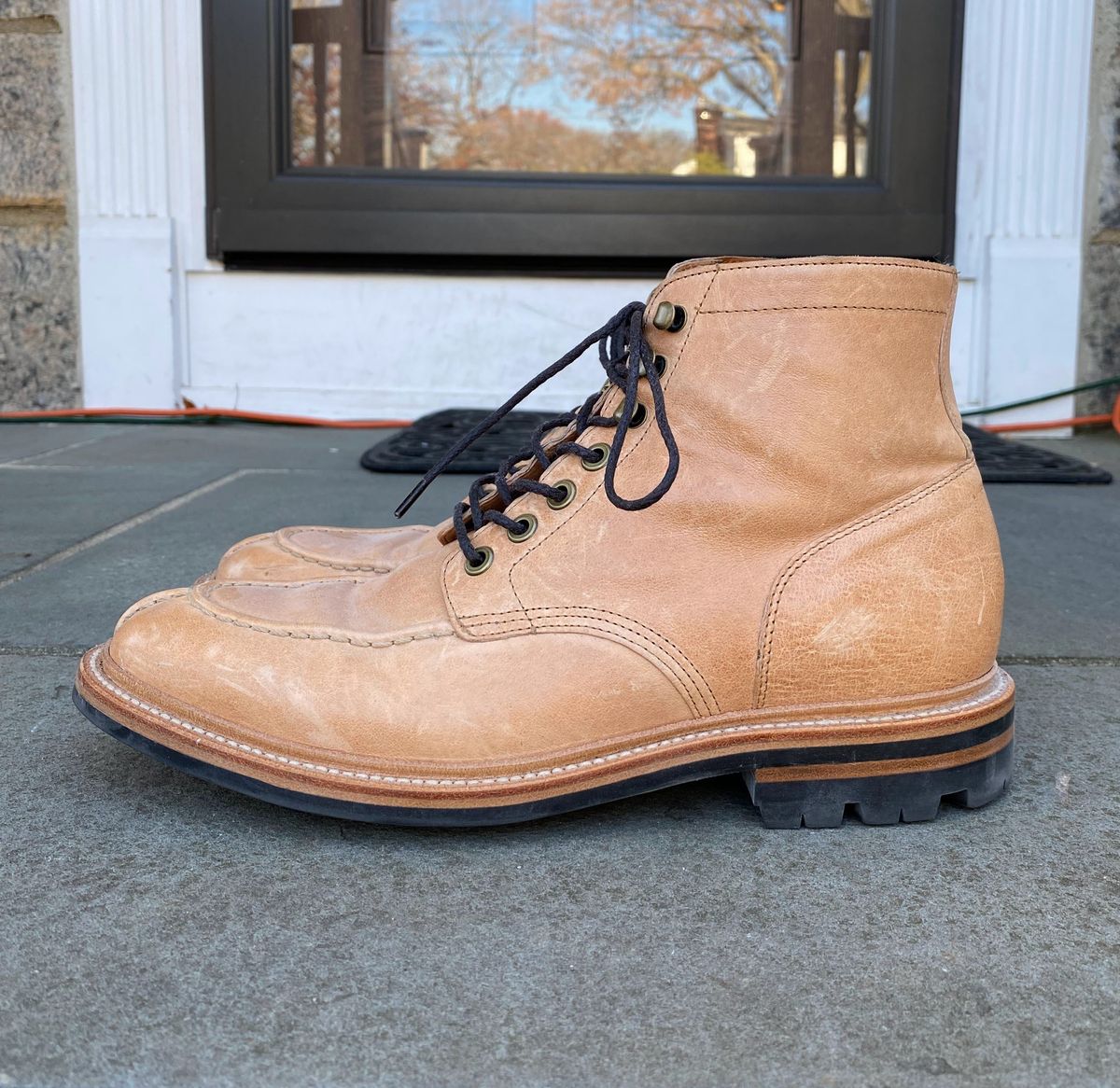 Photo by patinathunderdome on December 6, 2021 of the Grant Stone Ottawa Boot in Incas Natural Kangaroo.