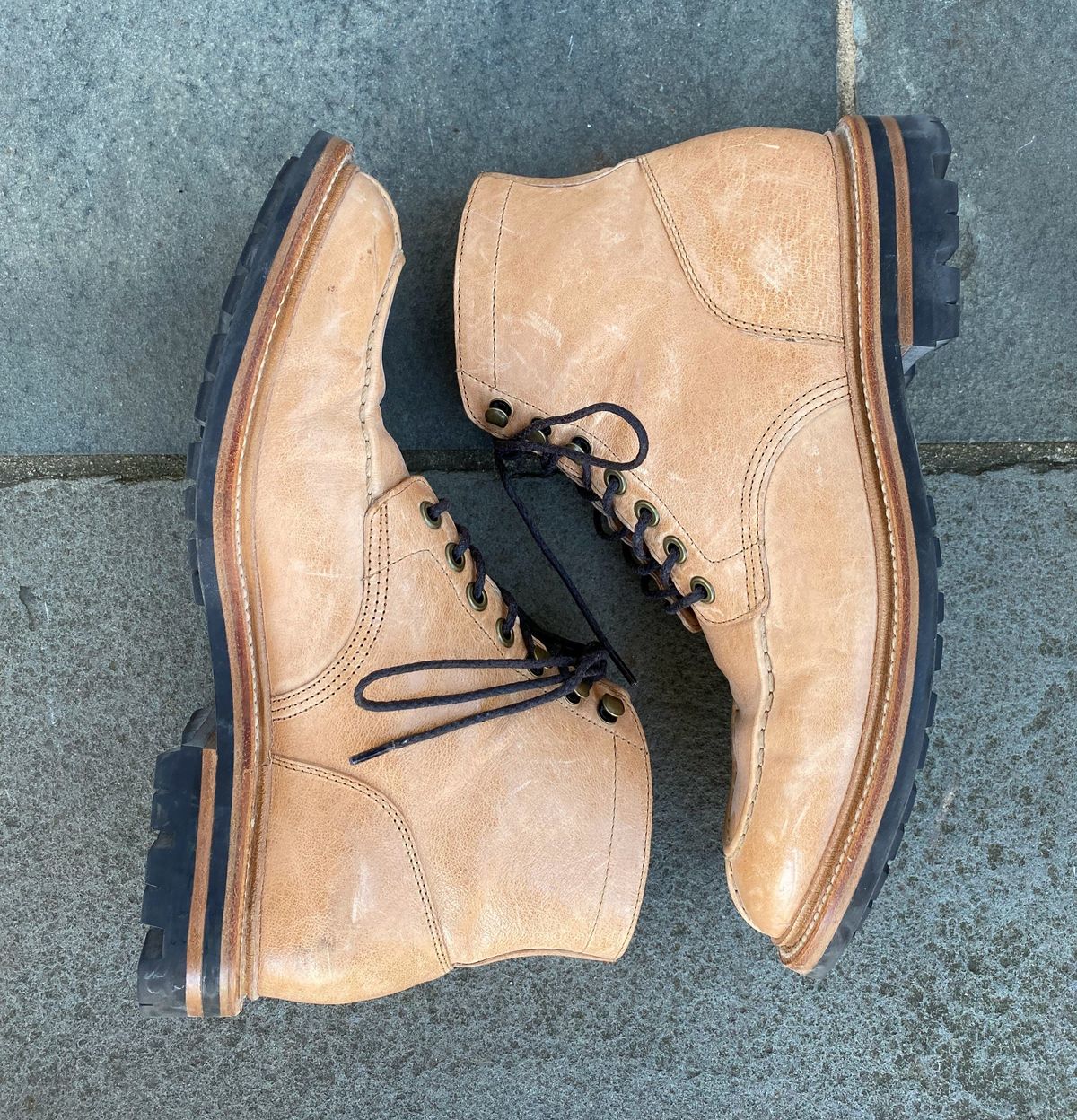 Photo by patinathunderdome on December 6, 2021 of the Grant Stone Ottawa Boot in Incas Natural Kangaroo.