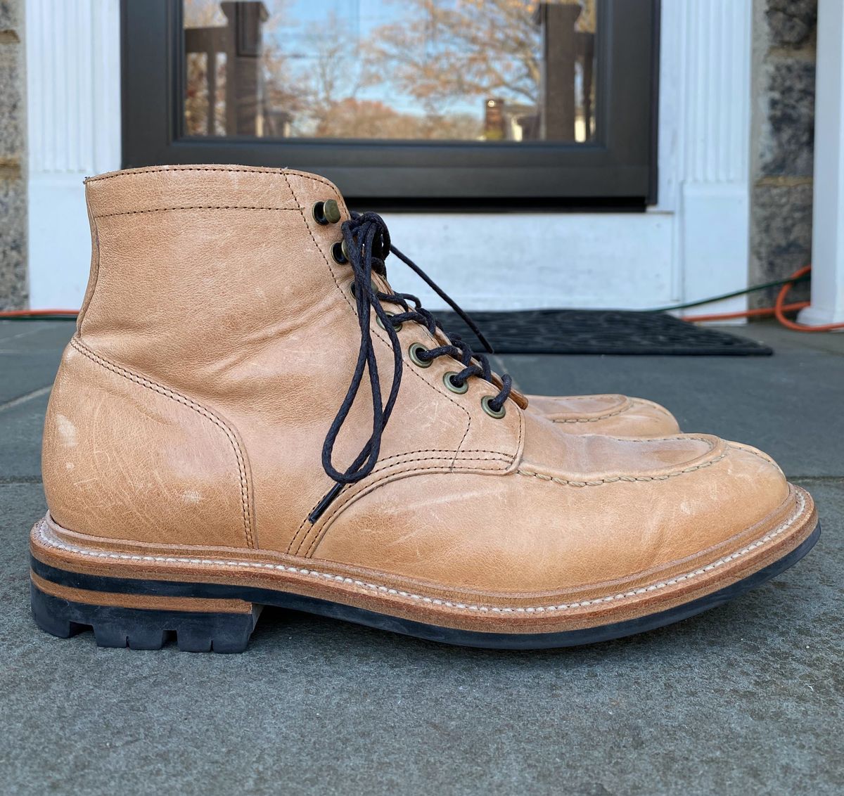 Photo by patinathunderdome on December 6, 2021 of the Grant Stone Ottawa Boot in Incas Natural Kangaroo.