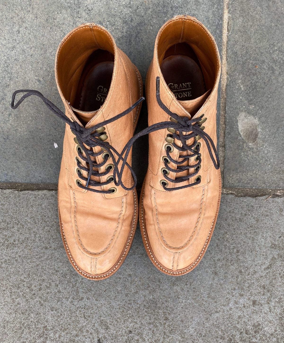Photo by patinathunderdome on February 6, 2022 of the Grant Stone Ottawa Boot in Incas Natural Kangaroo.