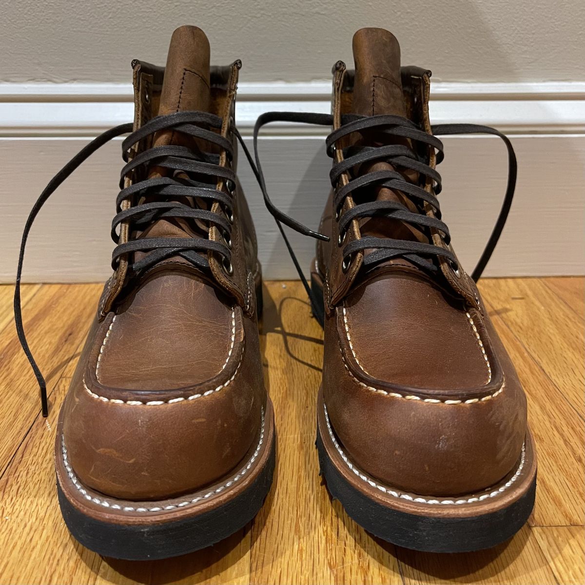 Photo by patinathunderdome on October 1, 2021 of the Red Wing 8-Inch Classic Moc in S.B. Foot Copper Rough and Tough.