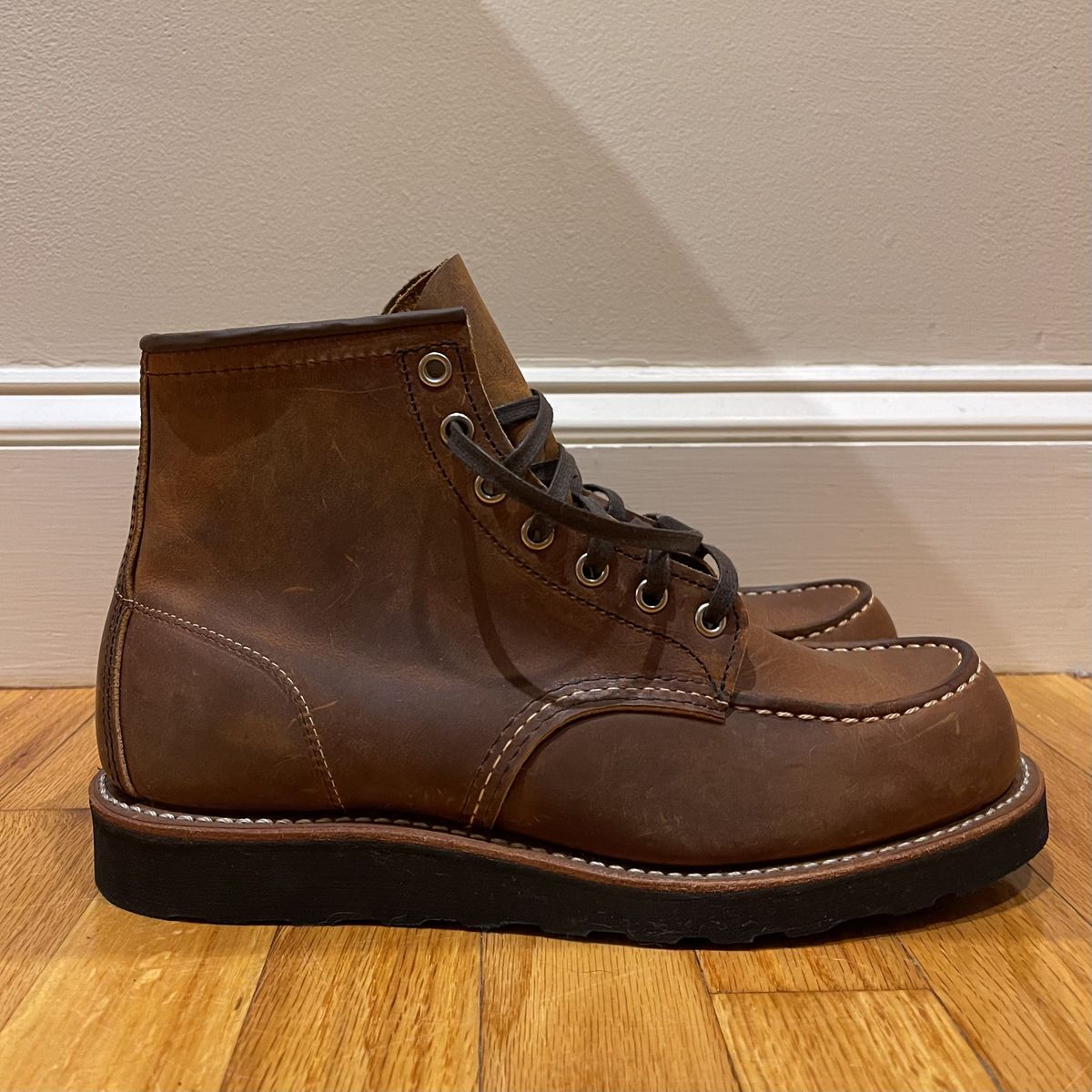 Photo by patinathunderdome on October 1, 2021 of the Red Wing 8-Inch Classic Moc in S.B. Foot Copper Rough and Tough.