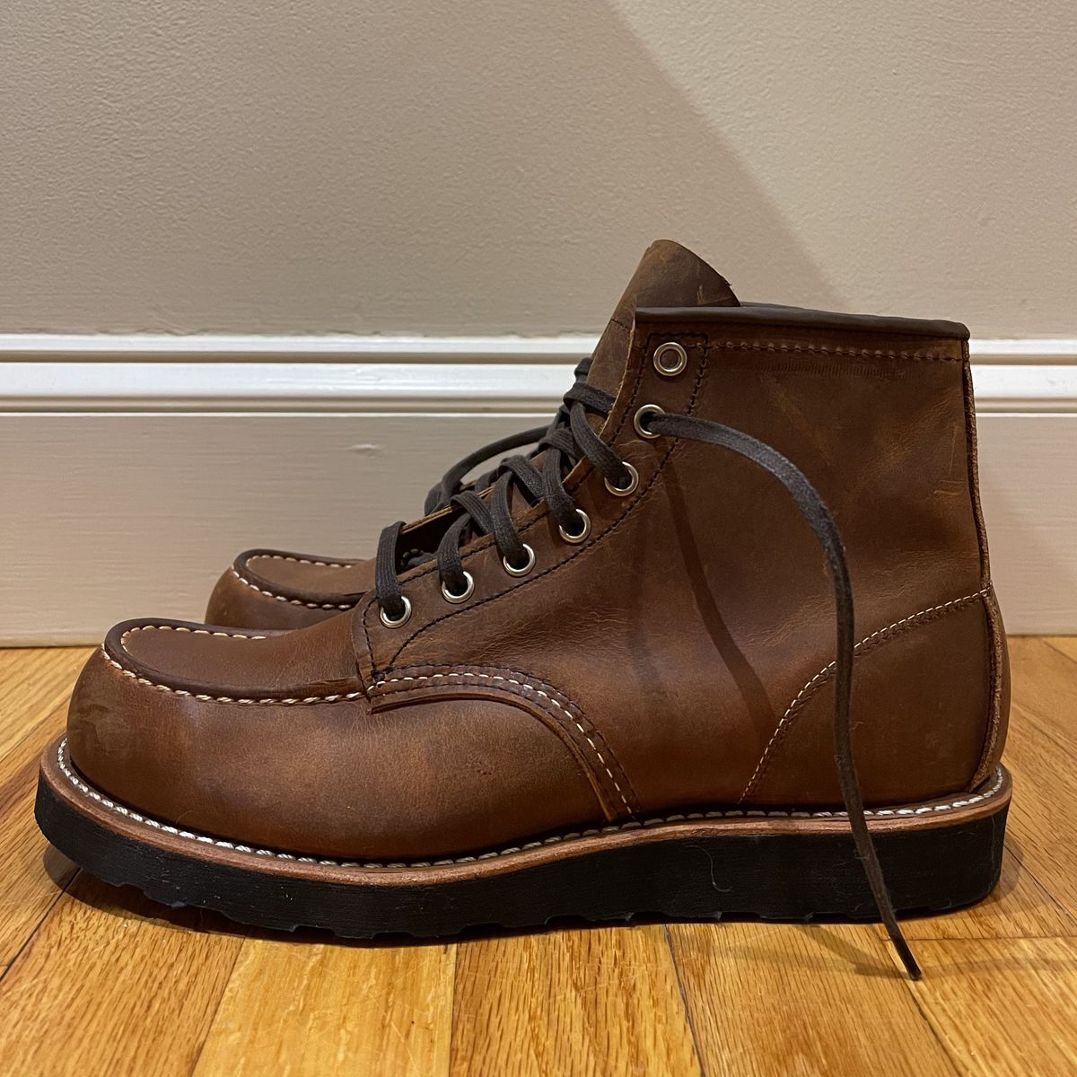 Photo by patinathunderdome on October 1, 2021 of the Red Wing 8-Inch Classic Moc in S.B. Foot Copper Rough and Tough.