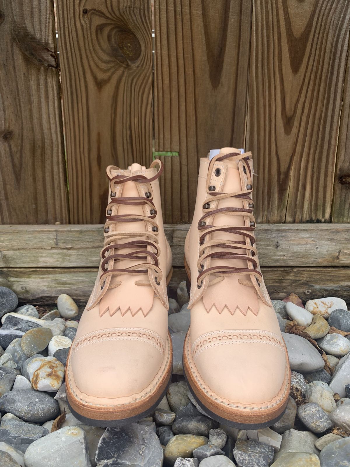 Photo by patinathunderdome on October 1, 2021 of the White's Bounty Hunter in Wickett & Craig Natural Veg Tan.