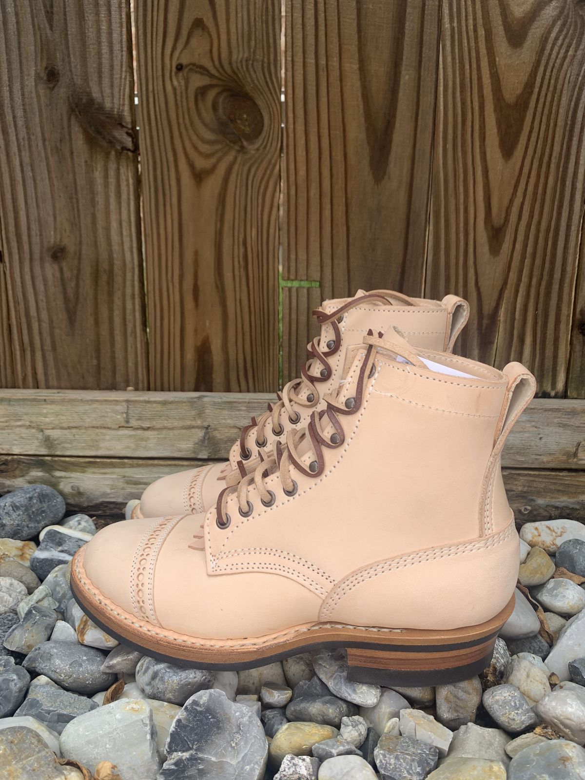 Photo by patinathunderdome on October 1, 2021 of the White's Bounty Hunter in Wickett & Craig Natural Veg Tan.