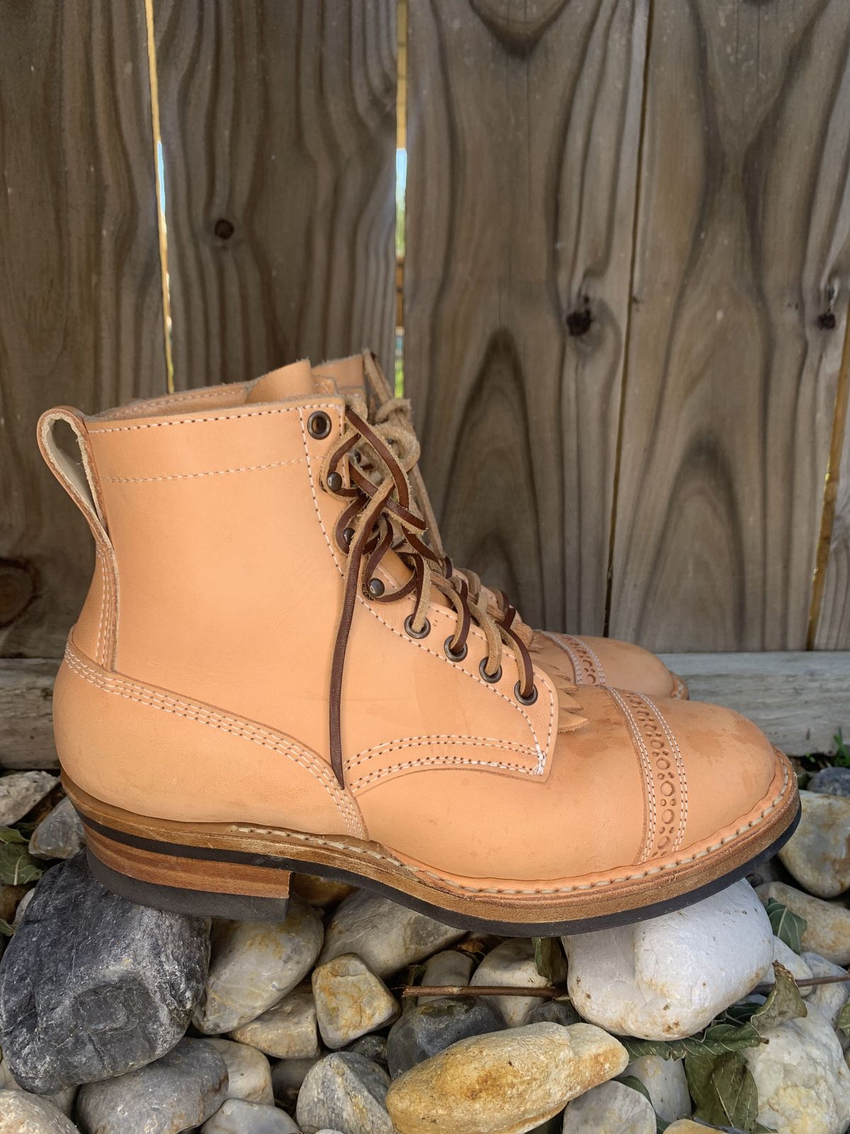 Photo by patinathunderdome on November 6, 2021 of the White's Bounty Hunter in Wickett & Craig Natural Veg Tan.